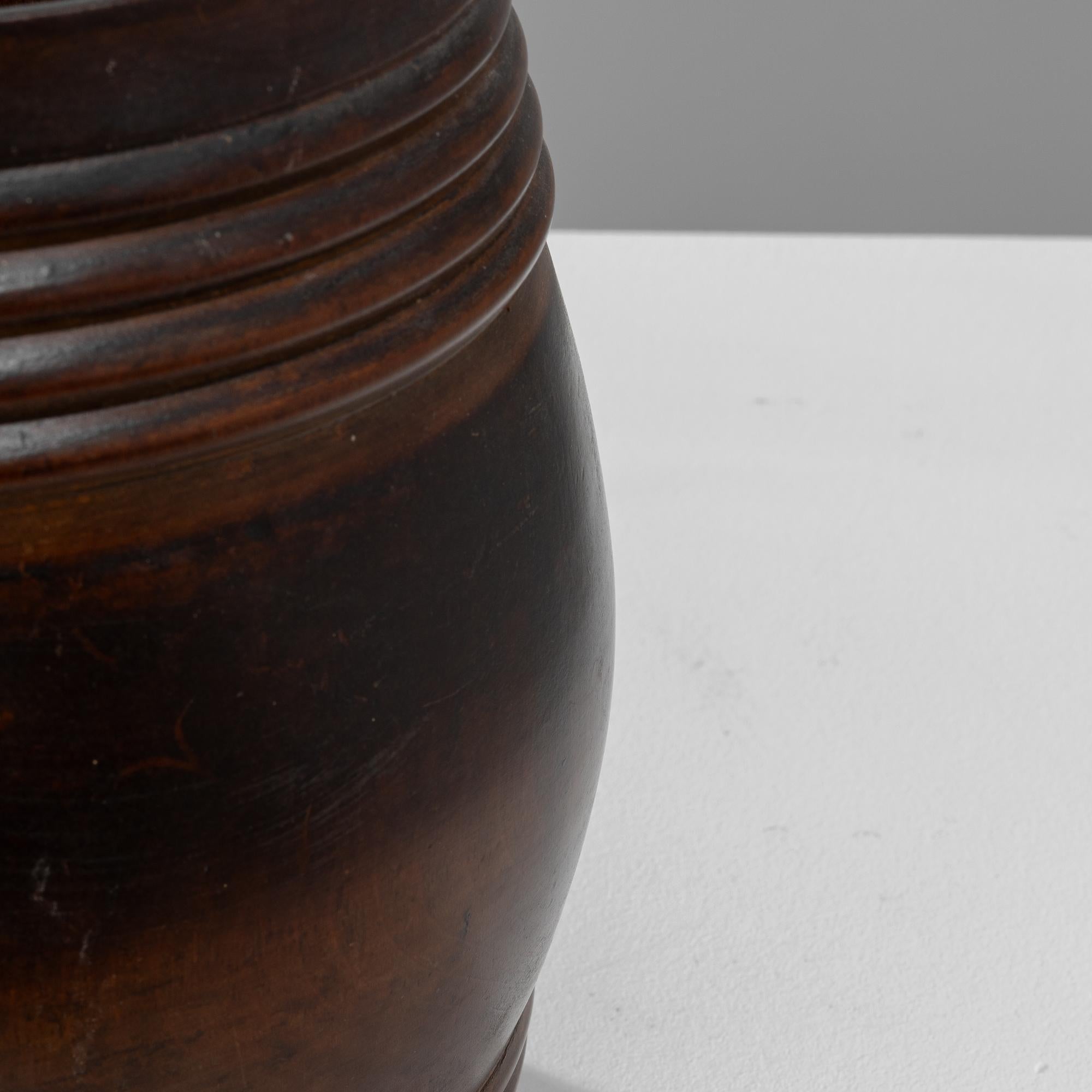 19th Century Dutch Wooden Table Pot For Sale 7