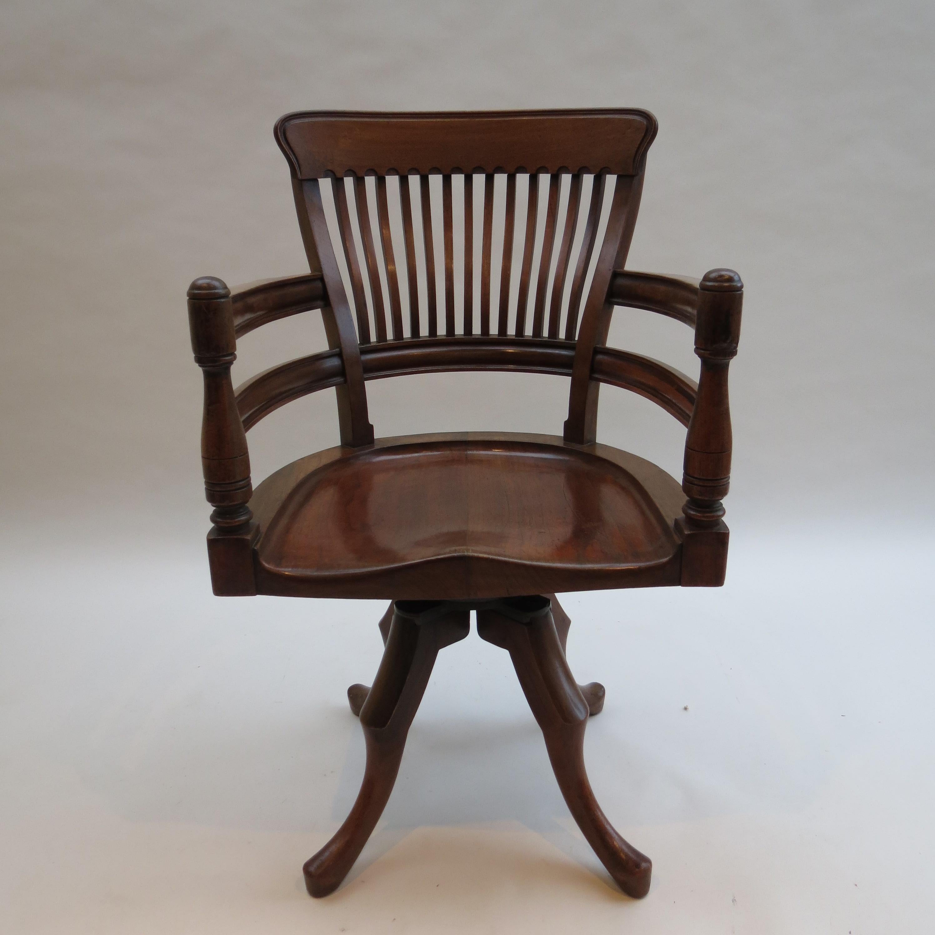 19th Century E W Godwin Swivel Office Chair in Walnut In Good Condition In Stow on the Wold, GB