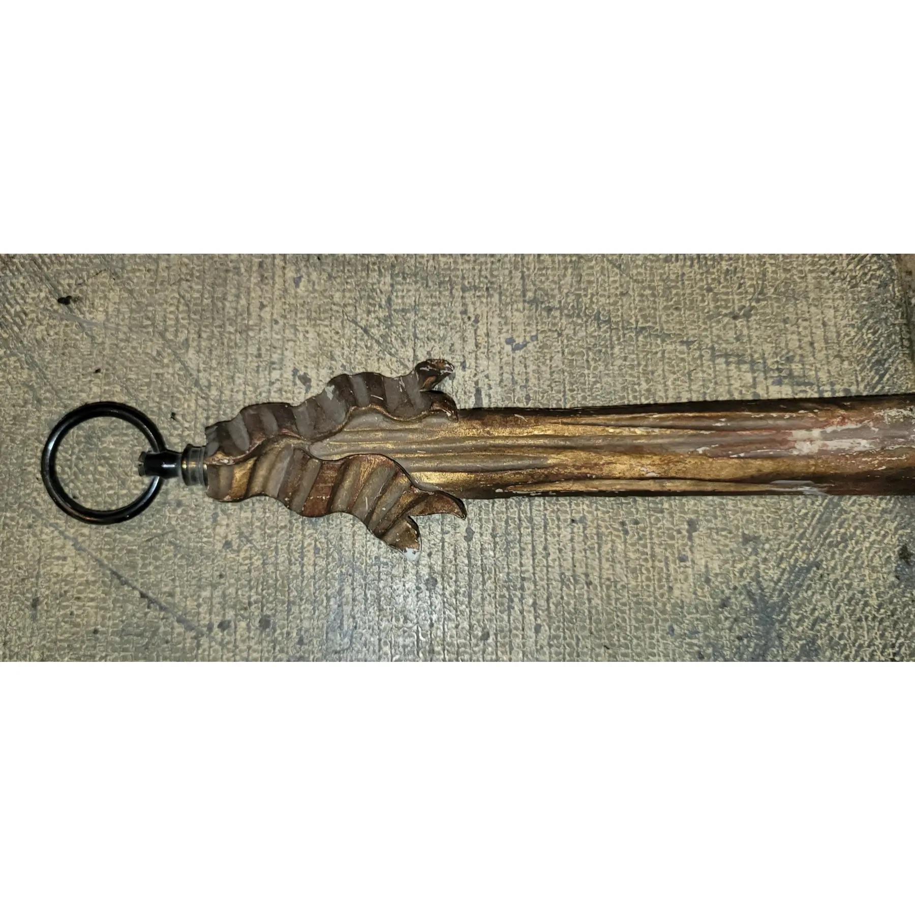 19th Century Eagle Wall-Mounted Ornament In Good Condition For Sale In Pasadena, CA