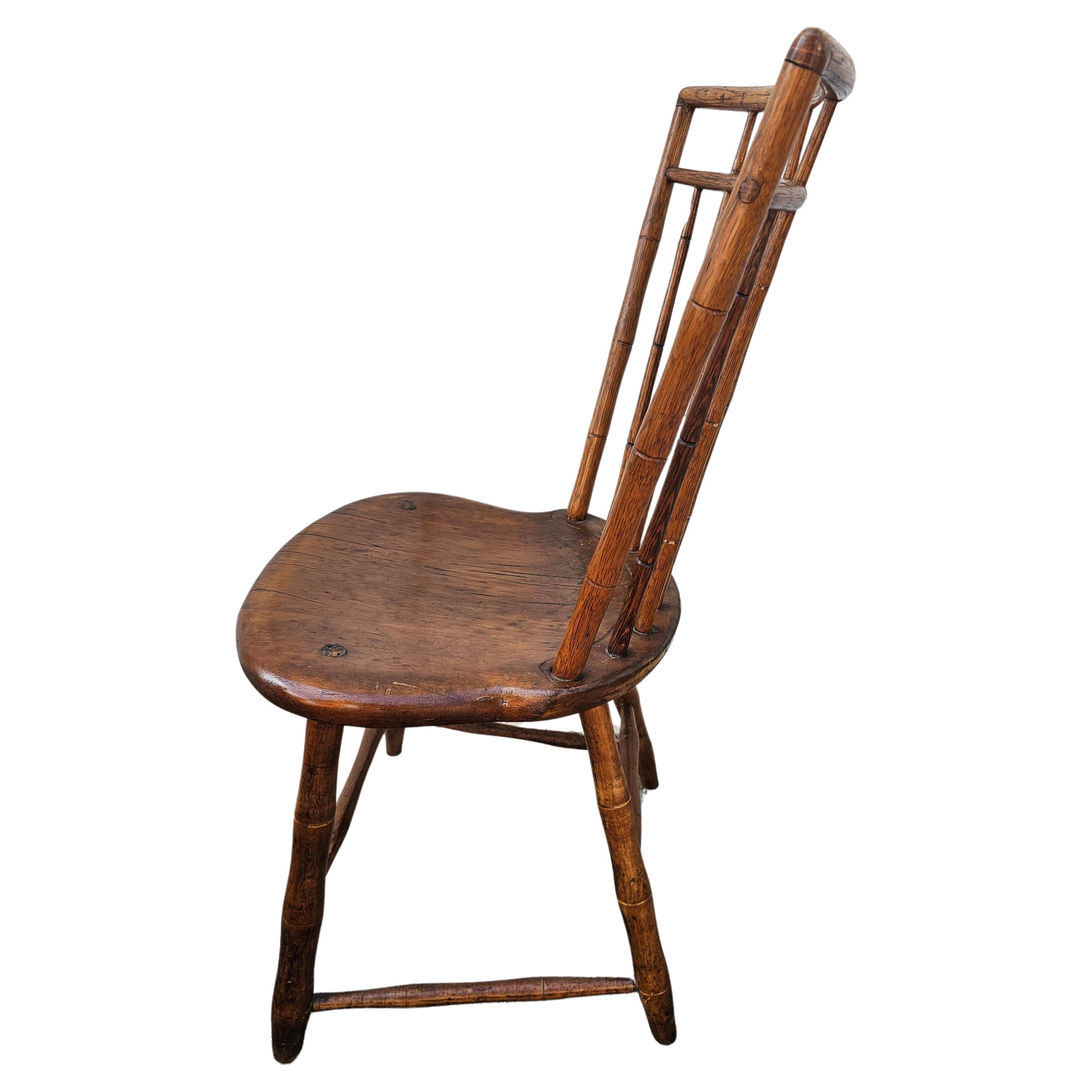 19th Century Early American Elm Windsor Plank Chair For Sale 2