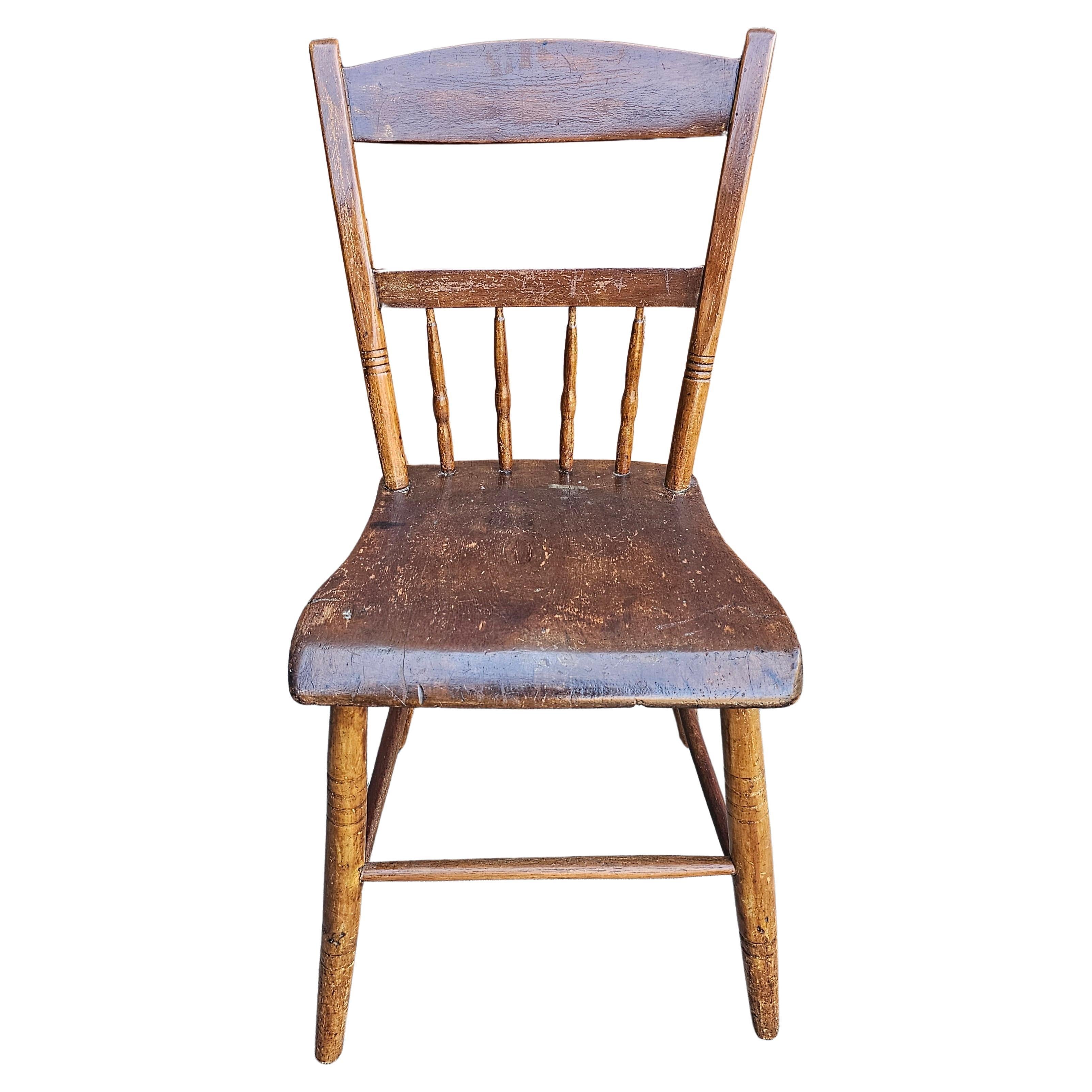 19th Century Early American Style Maple Ladder and Spindle Back Plank Side Chair For Sale