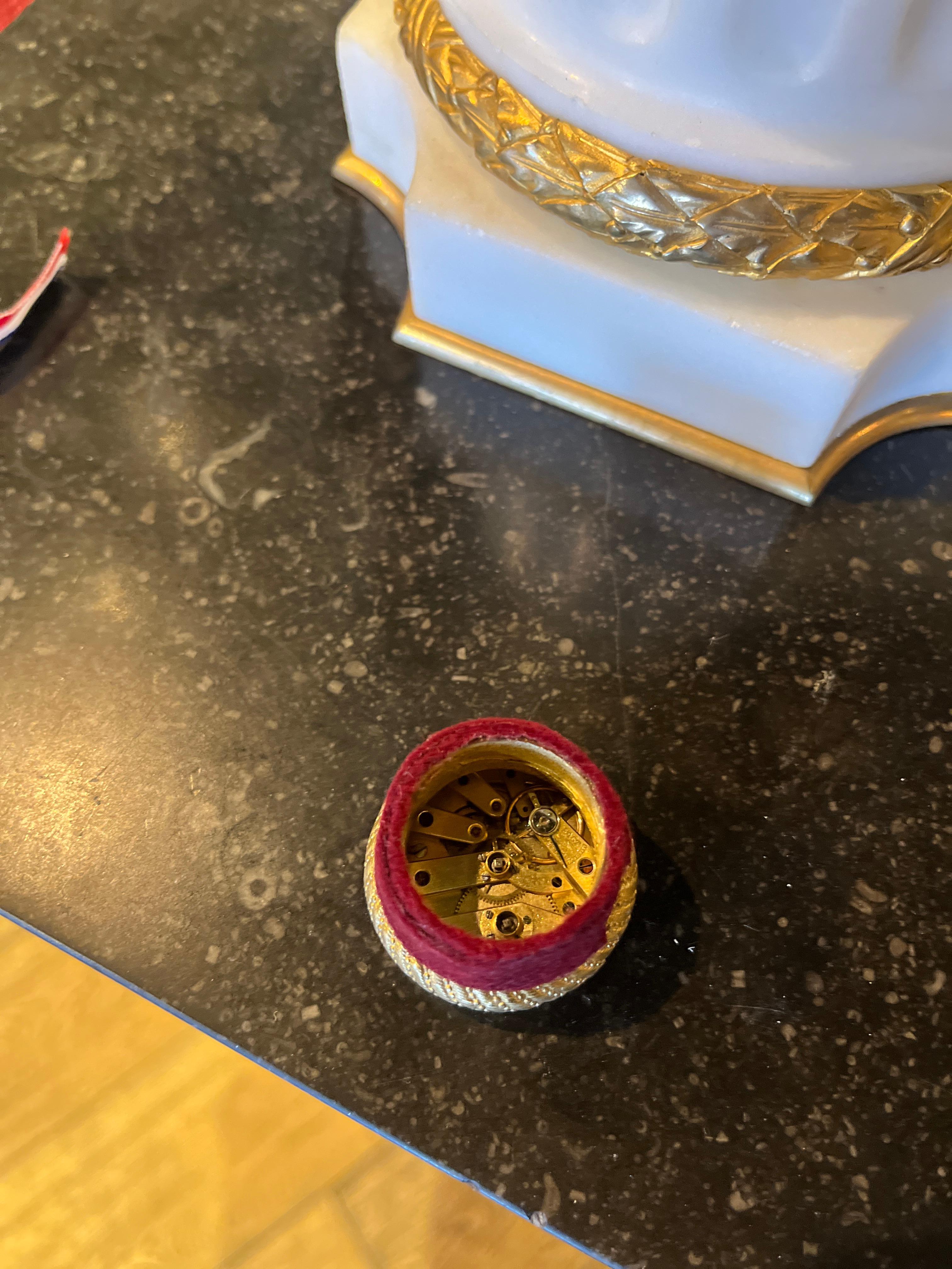 Orologio francese del XIX secolo (primi anni) Marmo e Ormolu In condizioni buone in vendita a Scottsdale, AZ
