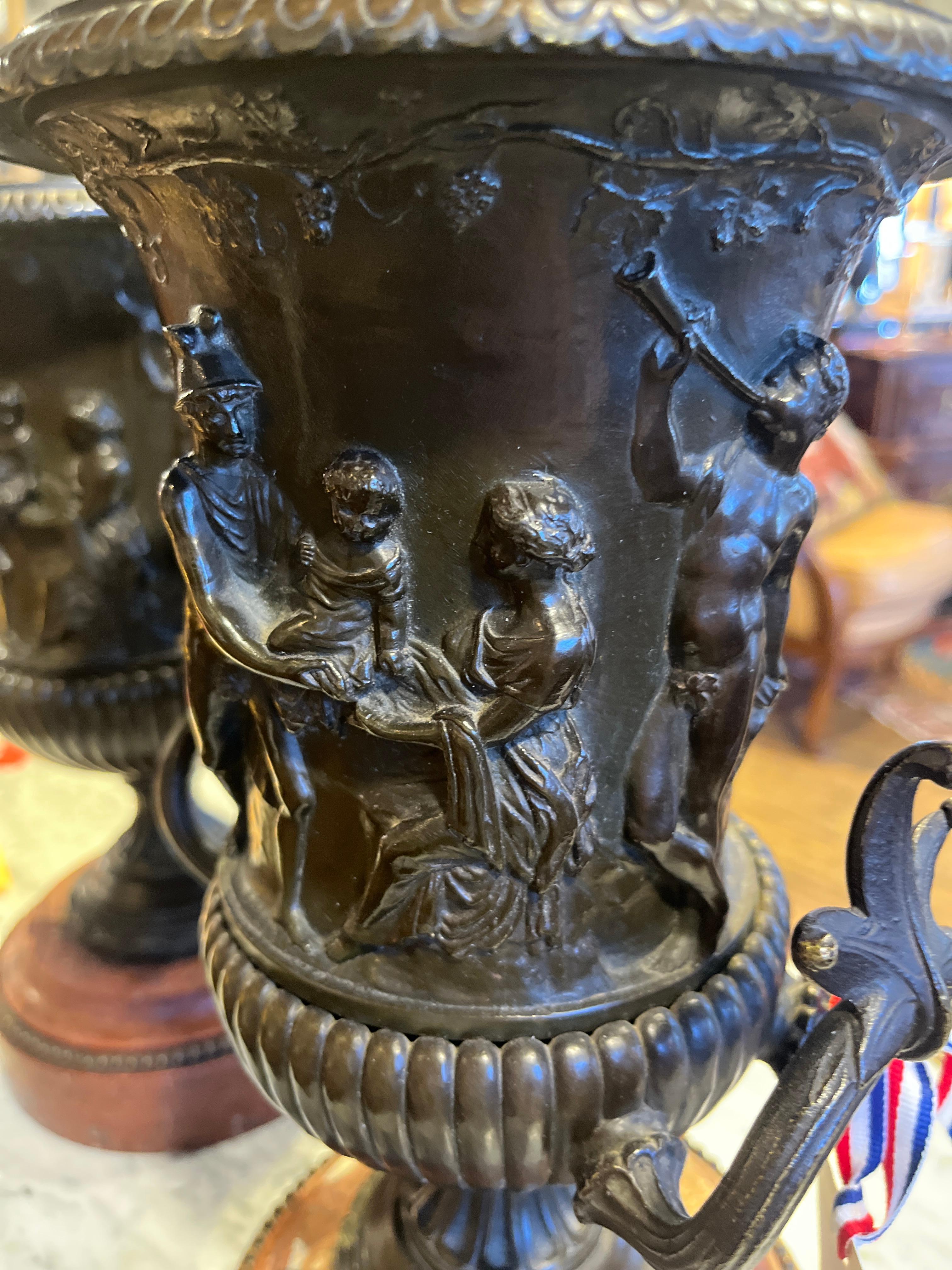 19th Century (early) Pair French Bronze Urns In Good Condition For Sale In Scottsdale, AZ