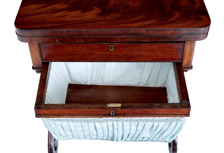 19th Century Early Victorian Mahogany Sewing Table For Sale at 1stDibs