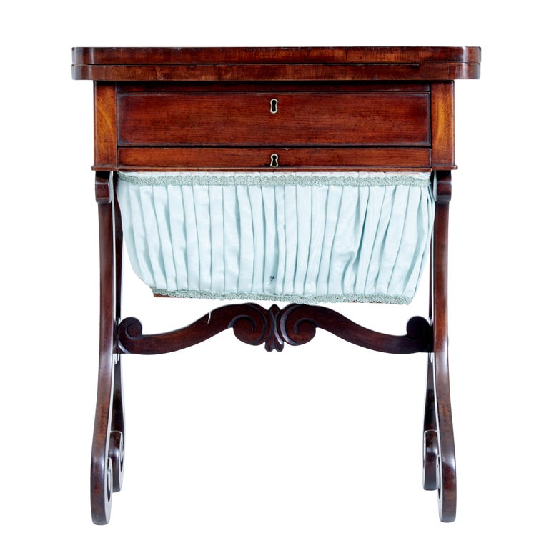 19th Century Early Victorian Mahogany Sewing Table For Sale at 1stDibs
