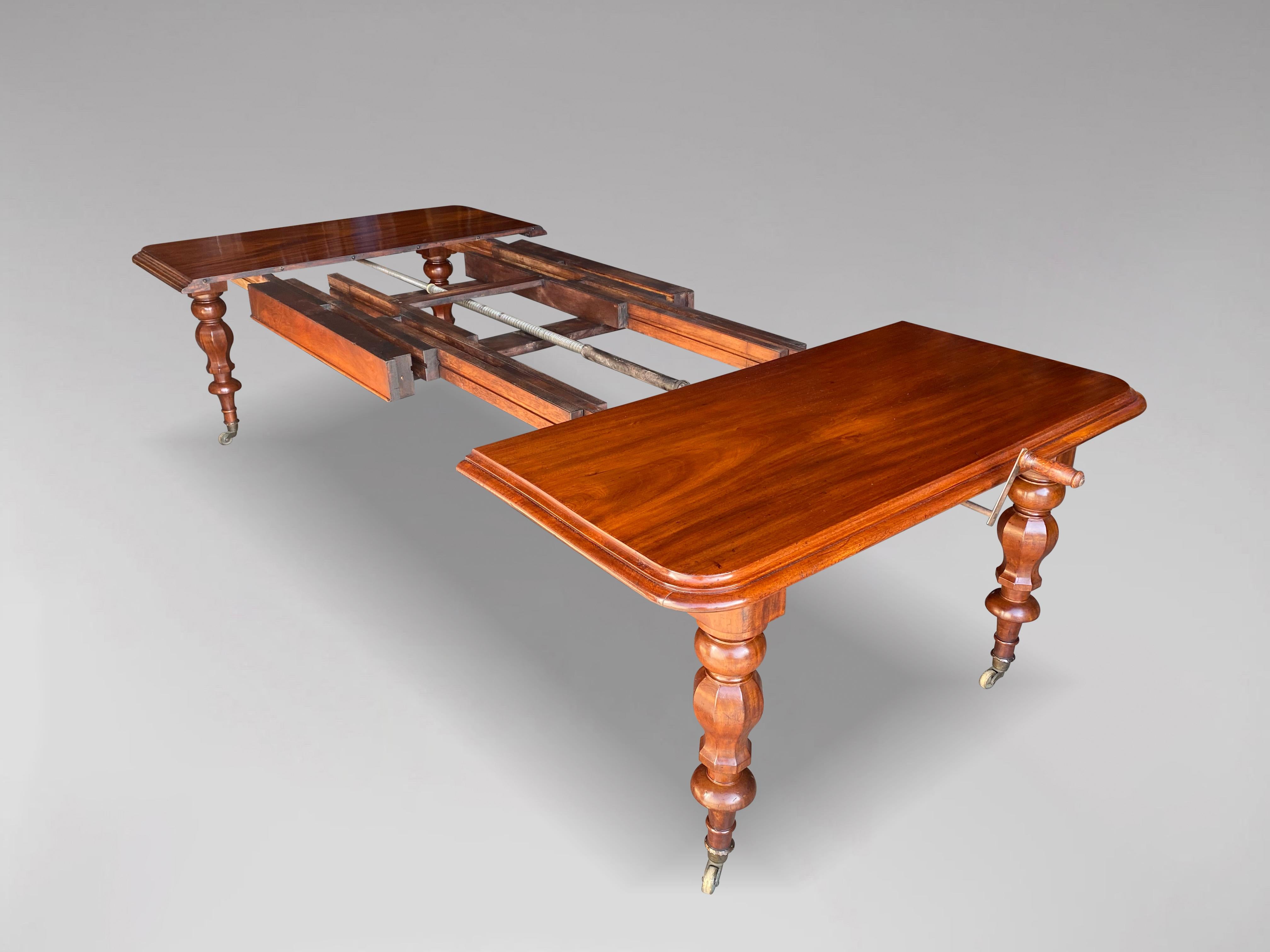 British 19th Century Early Victorian Period Wind Out Extending Dining Table