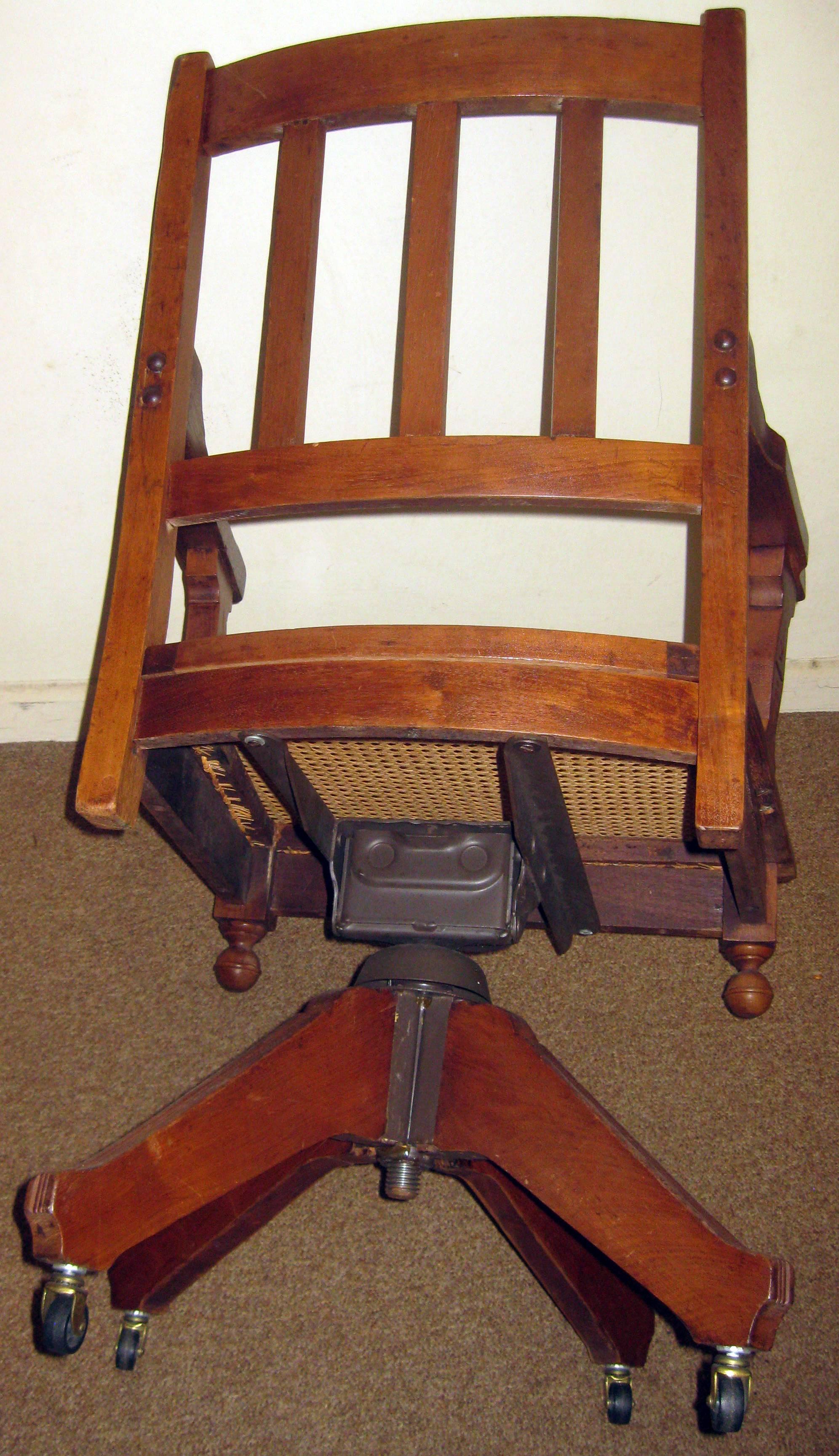 Oak 19th century Eastlake Banker's Swivel Chair