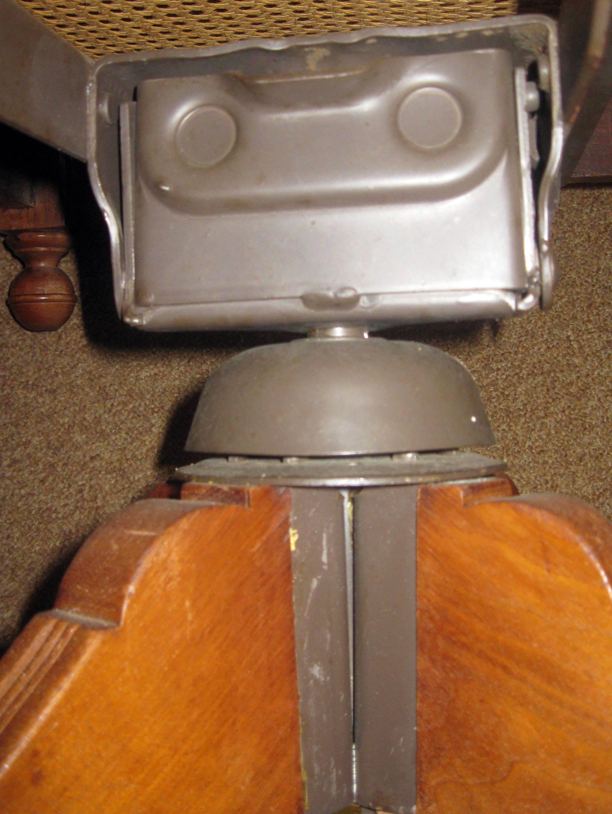 19th century Eastlake Banker's Swivel Chair 1