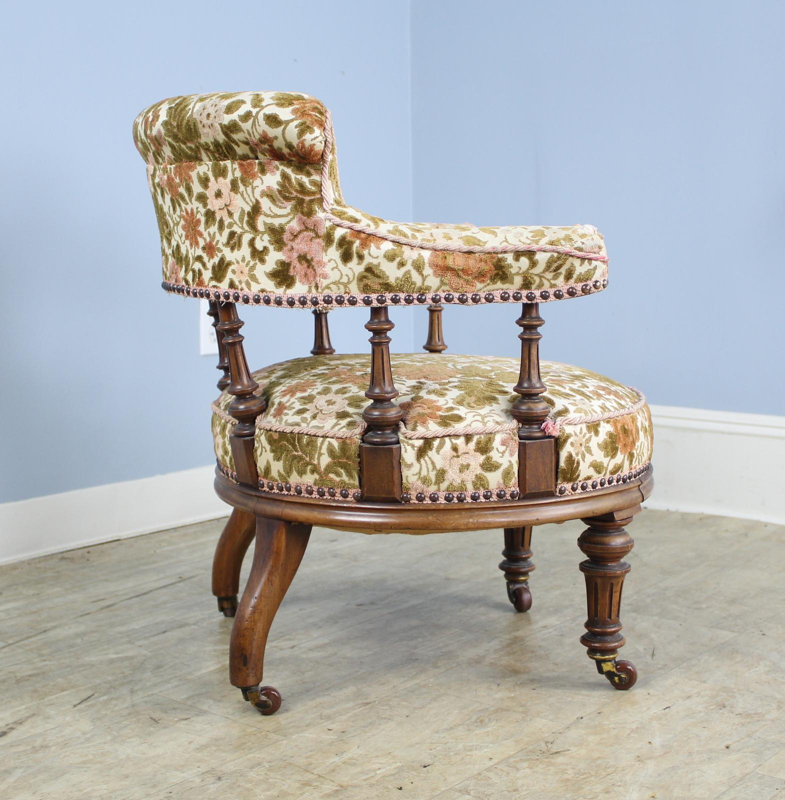 19th Century Easy Chair with Walnut Frame In Good Condition For Sale In Port Chester, NY