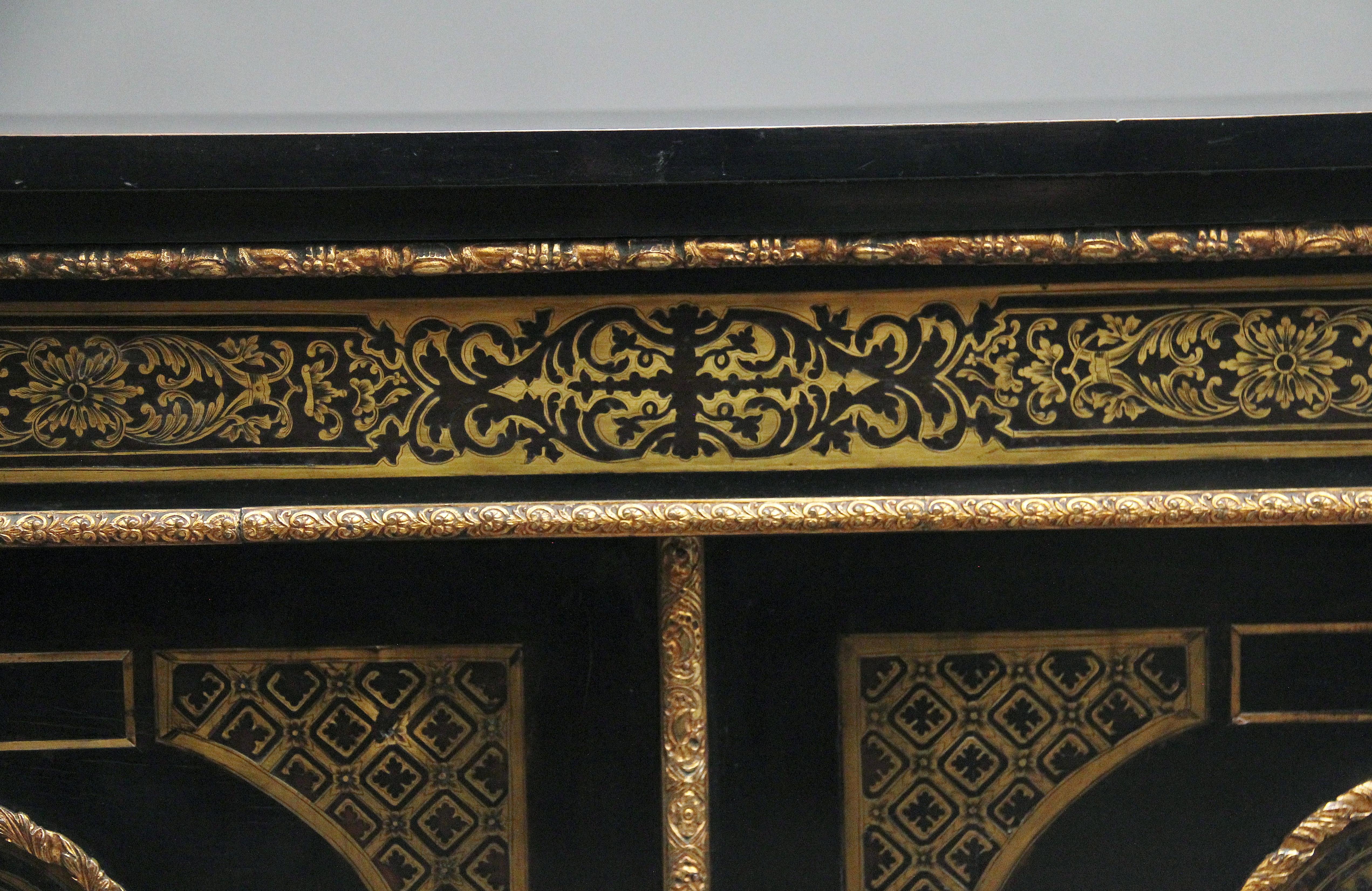 Armadio boulle ebanizzato del XIX secolo in vendita 2