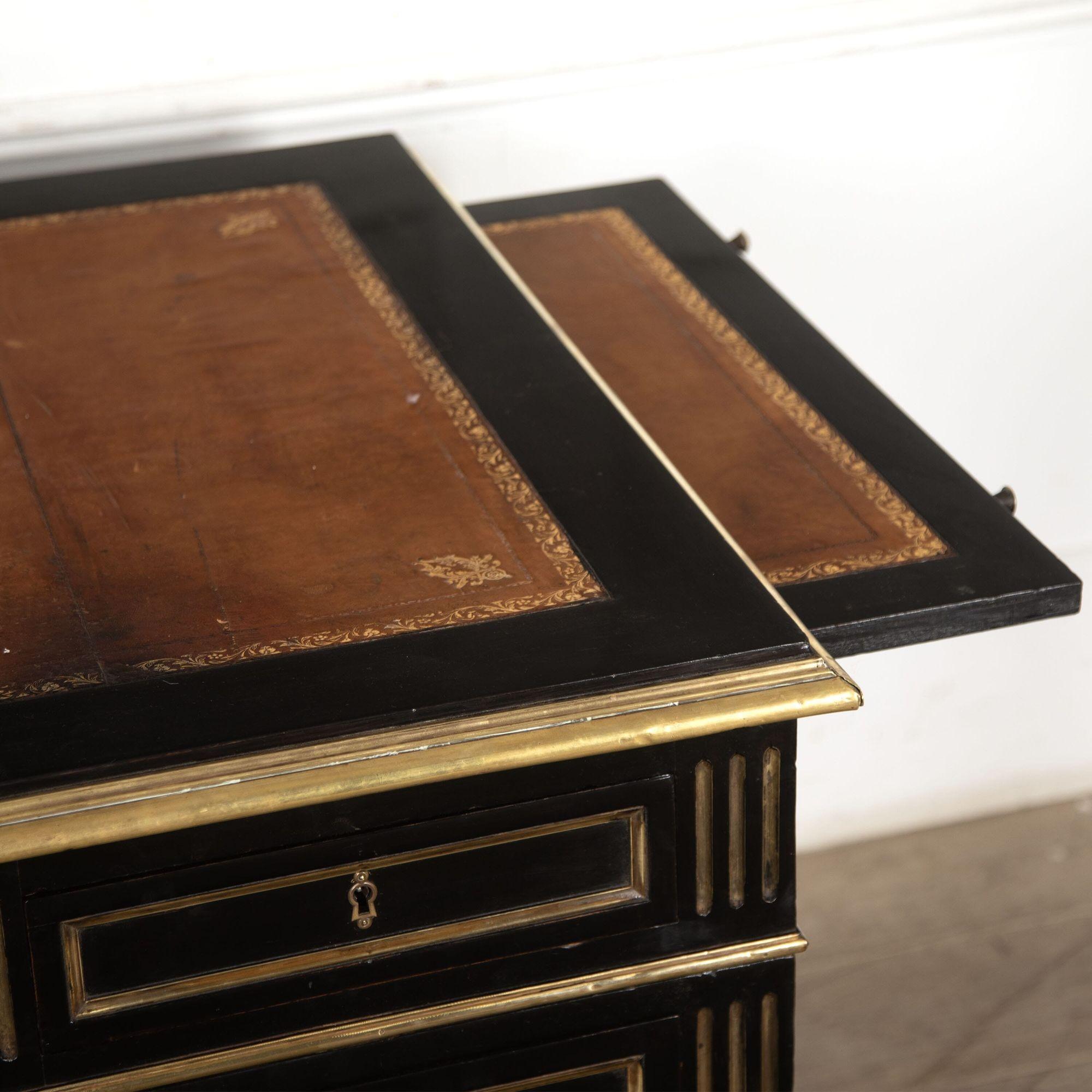 19th Century Ebonised Pedestal Desk For Sale 3