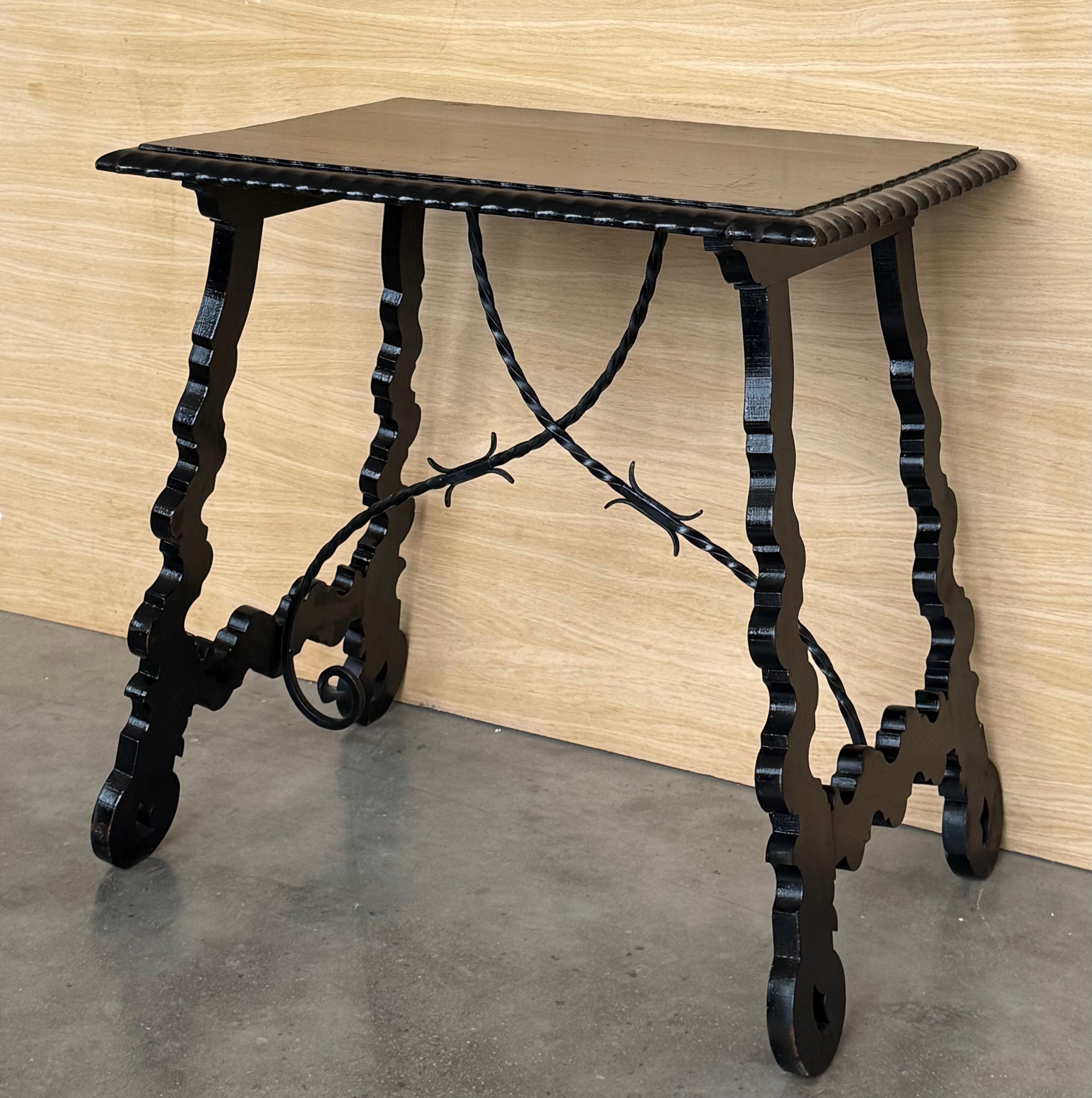 19th Century Ebonized Baroque Spanish Side Table with Lyre Legs In Good Condition For Sale In Miami, FL