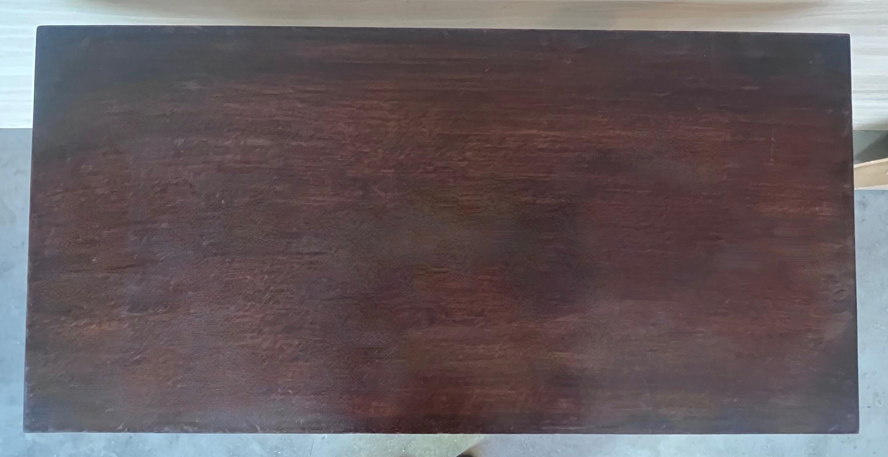 XIXe siècle Table d'appoint baroque espagnole du 19ème siècle en bois d'ébène avec pieds en forme de lyre en vente