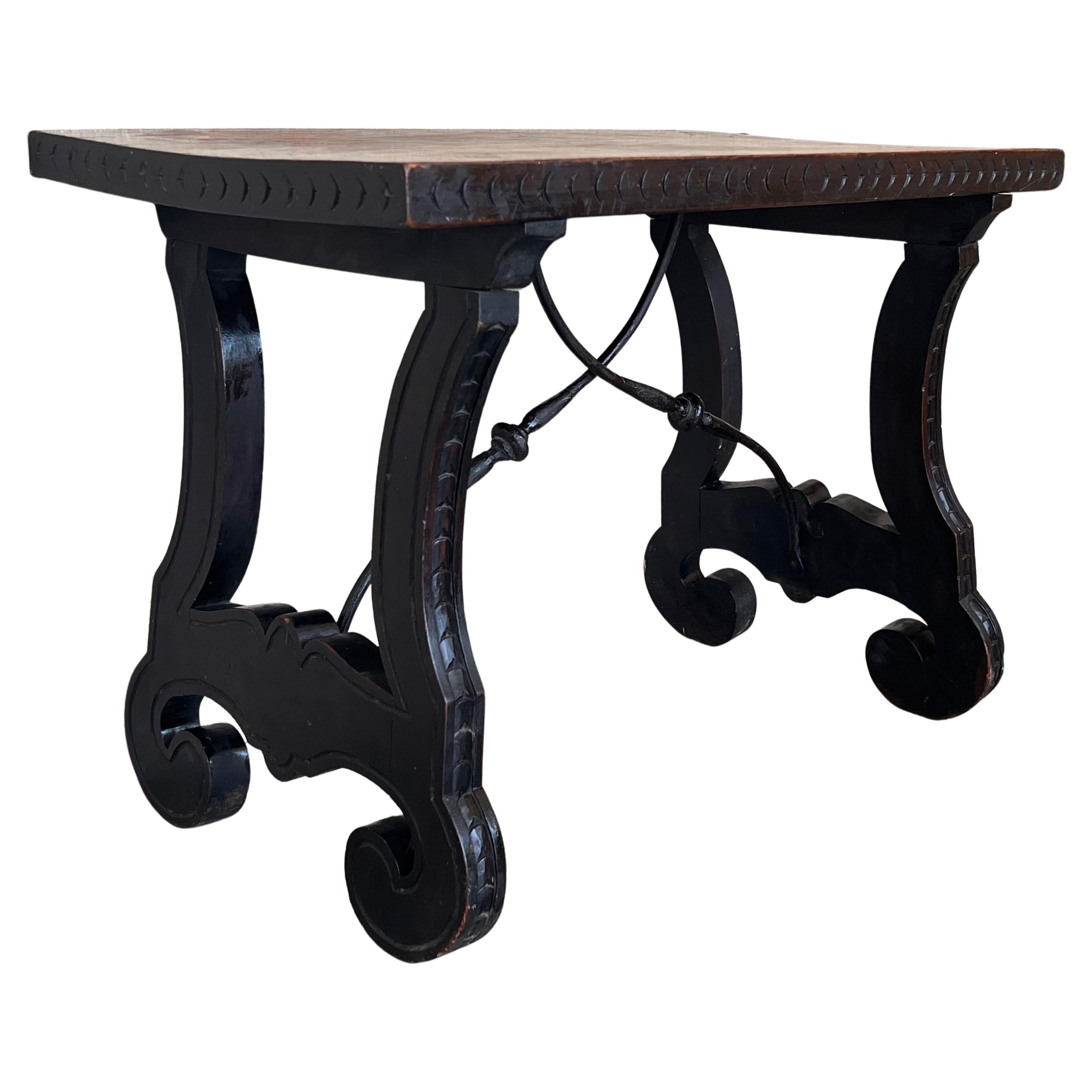 19th Century Ebonized Baroque Spanish Side Table with Lyre Legs For Sale