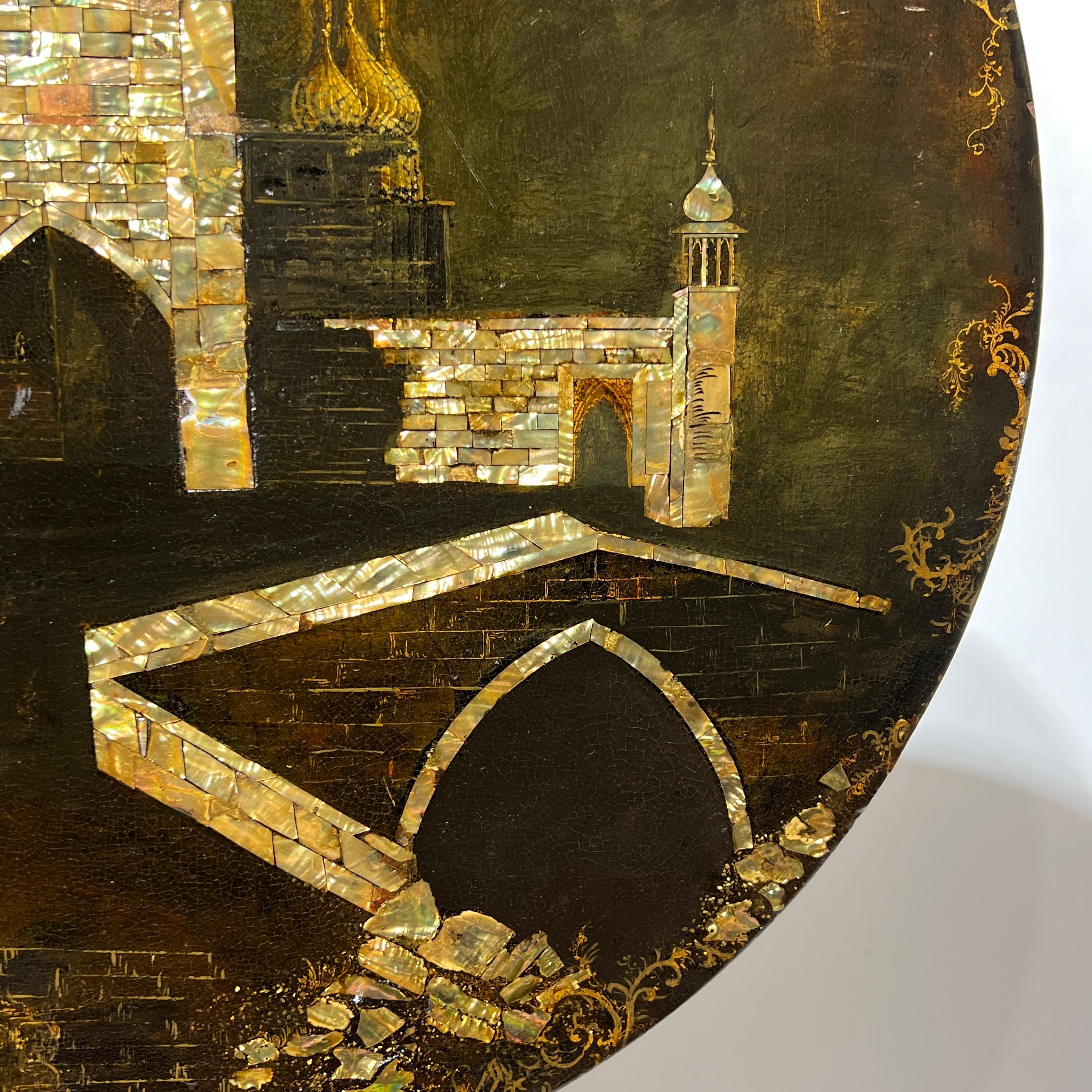 Tavolo a ribalta del XIX secolo dipinto a mano e intarsiato in ebano In condizioni buone in vendita a New York, NY