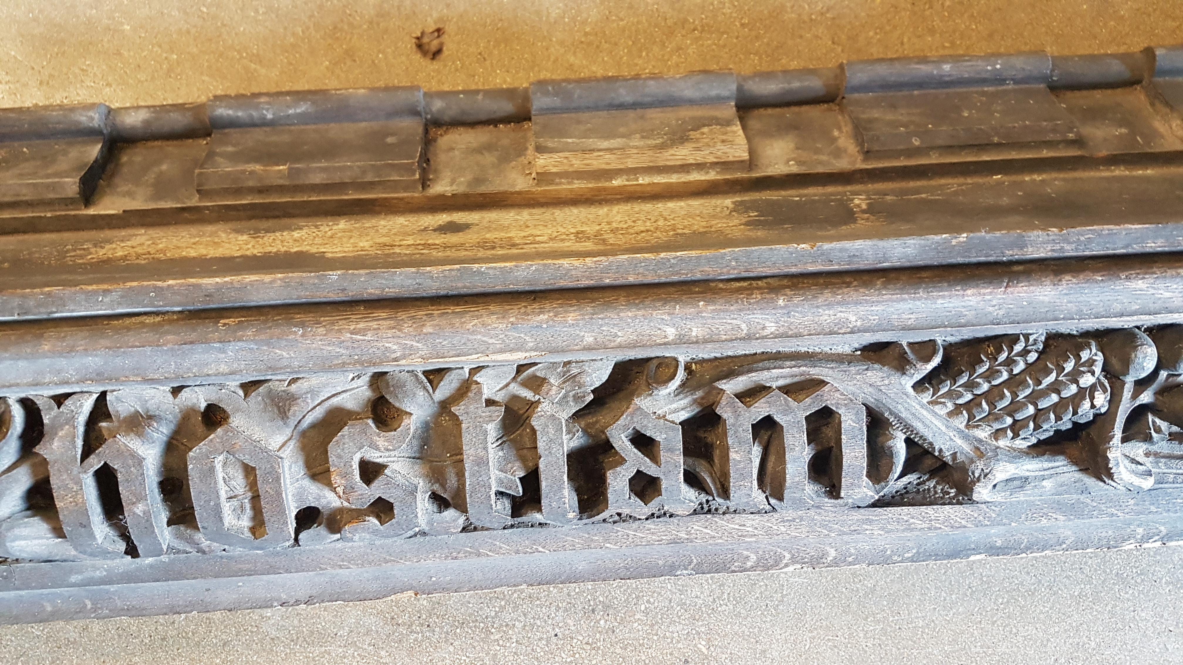 English 19th Century Ecclesiastical Carved Oak Beam Carved with Grapes, Wheat and Vines For Sale