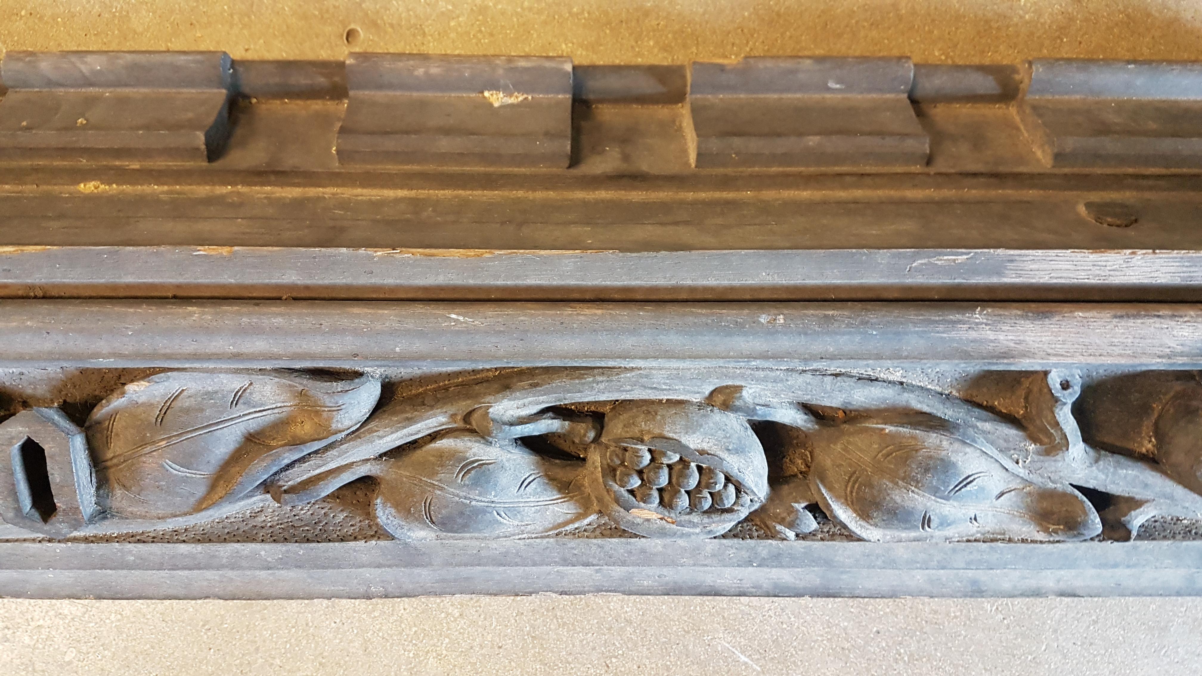 19th Century Ecclesiastical Carved Oak Beam Carved with Pomegranates In Distressed Condition For Sale In Bodicote, Oxfordshire