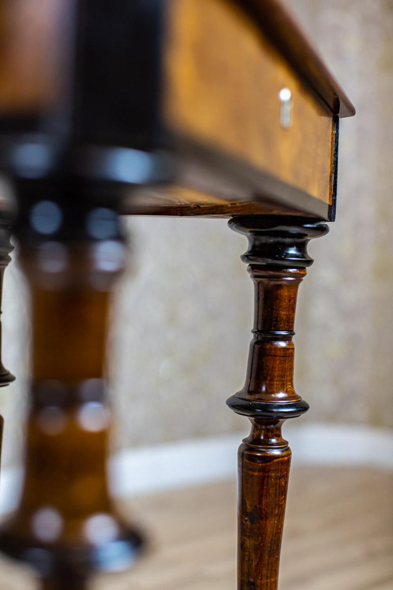 Table  couture clectique du XIXe sicle avec plateau magnifiquement grain en vente 8
