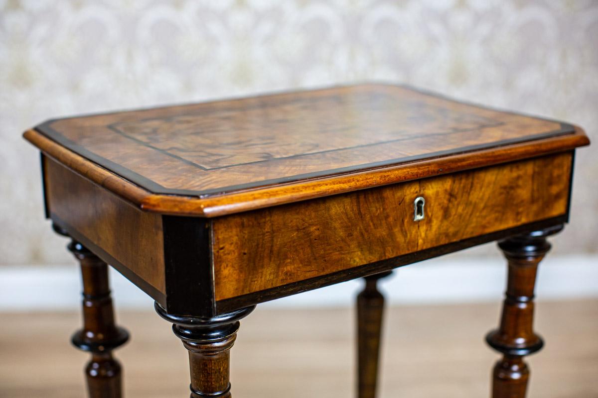 Table  couture clectique du XIXe sicle avec plateau magnifiquement grain 4