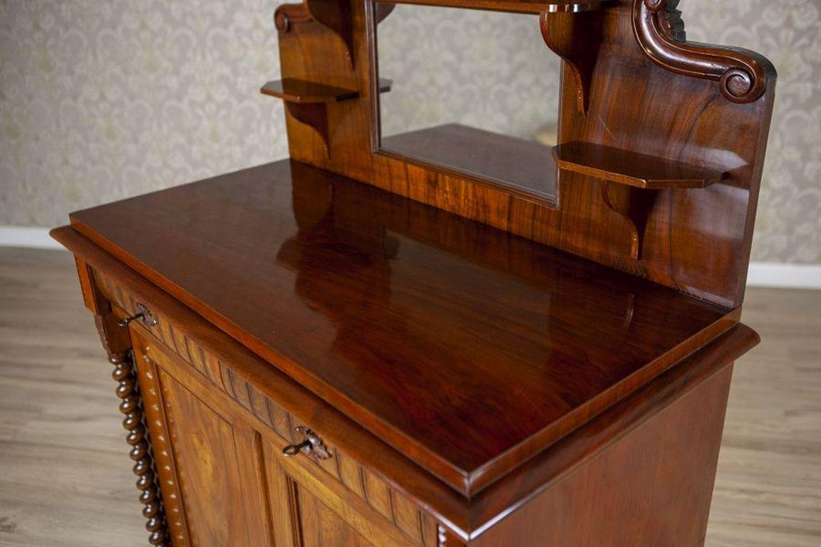 Buffet eclettico del XIX secolo in legno morbido impiallacciato in noce in vendita 1