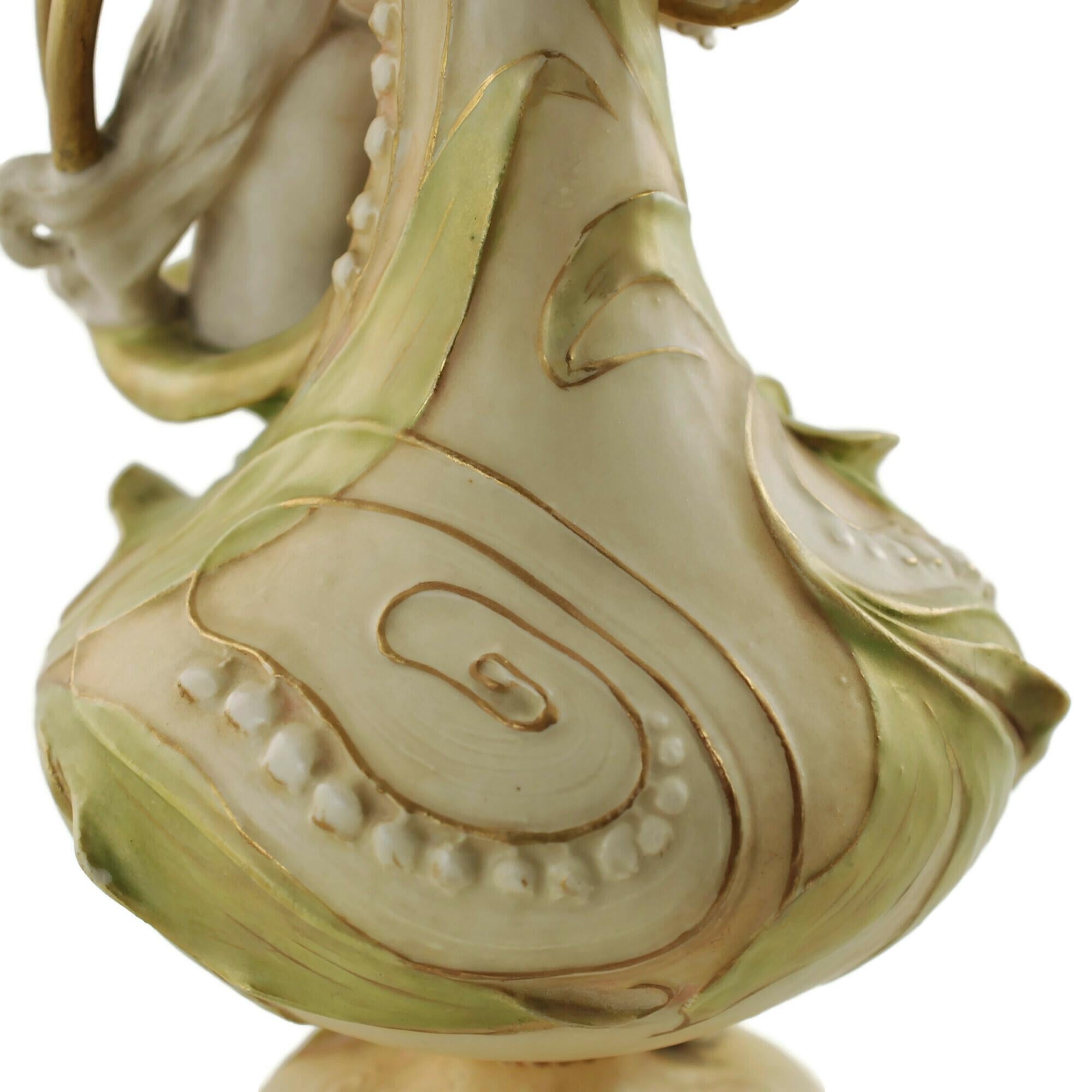 Vase de jeune fille Eduard Stellmacher pour Amphore « Lily of the Valley » du 19ème siècle en vente 2