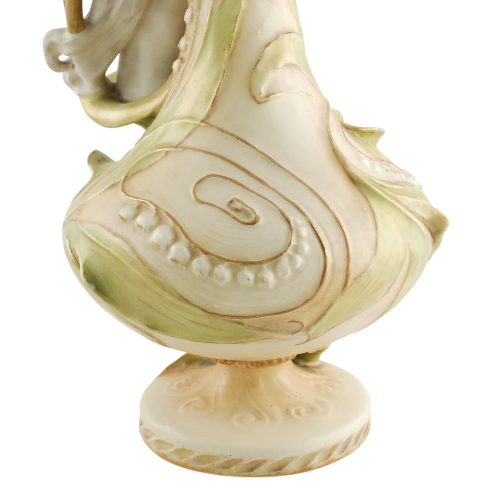 Eduard Stellmacher für Amphora: „Lily of the Valley“, Mädchenvase, 19. Jahrhundert im Angebot 2