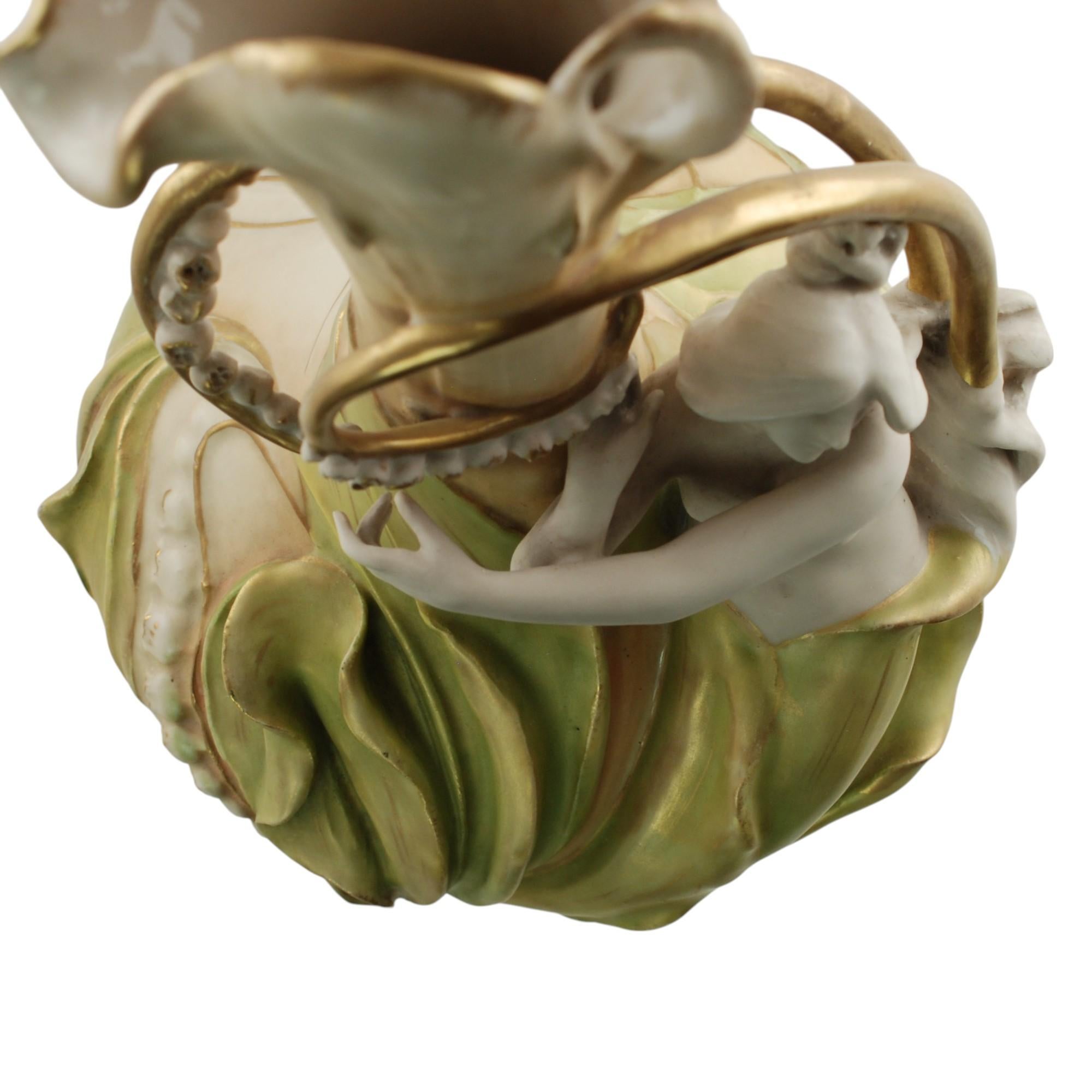Eduard Stellmacher für Amphora: „Lily of the Valley“, Mädchenvase, 19. Jahrhundert im Angebot 5