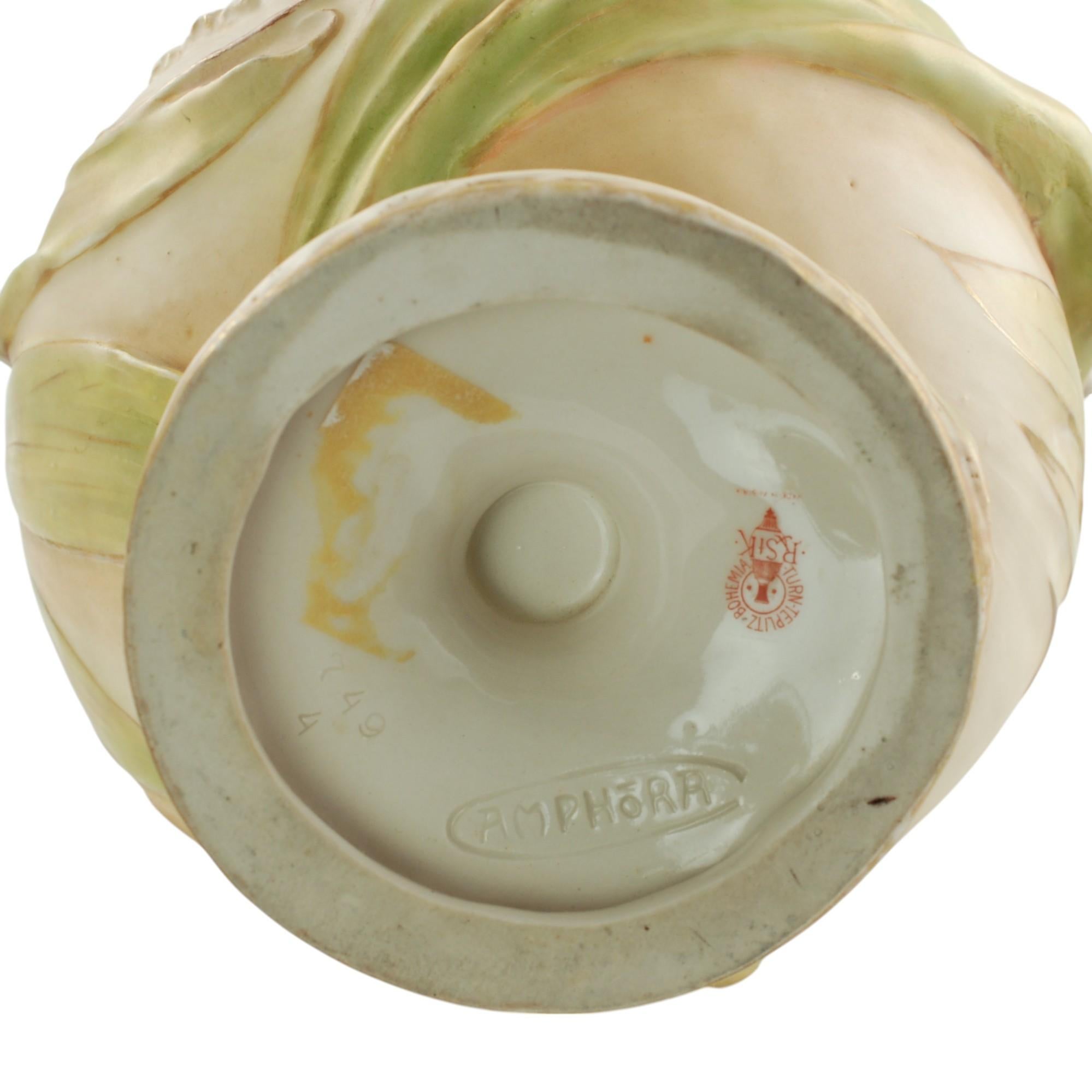 Eduard Stellmacher für Amphora: „Lily of the Valley“, Mädchenvase, 19. Jahrhundert im Angebot 6