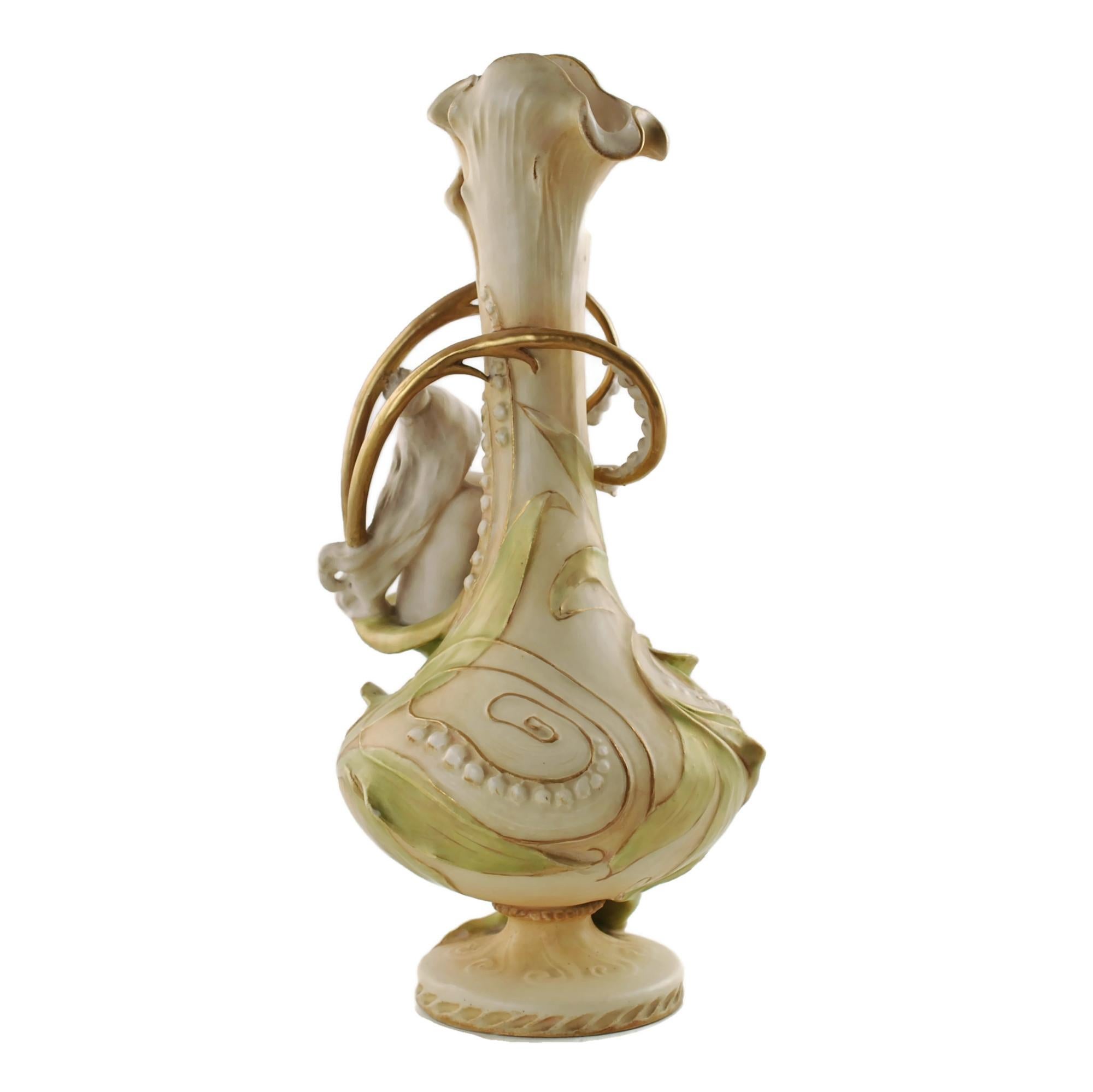 Art nouveau Vase de jeune fille Eduard Stellmacher pour Amphore « Lily of the Valley » du 19ème siècle en vente