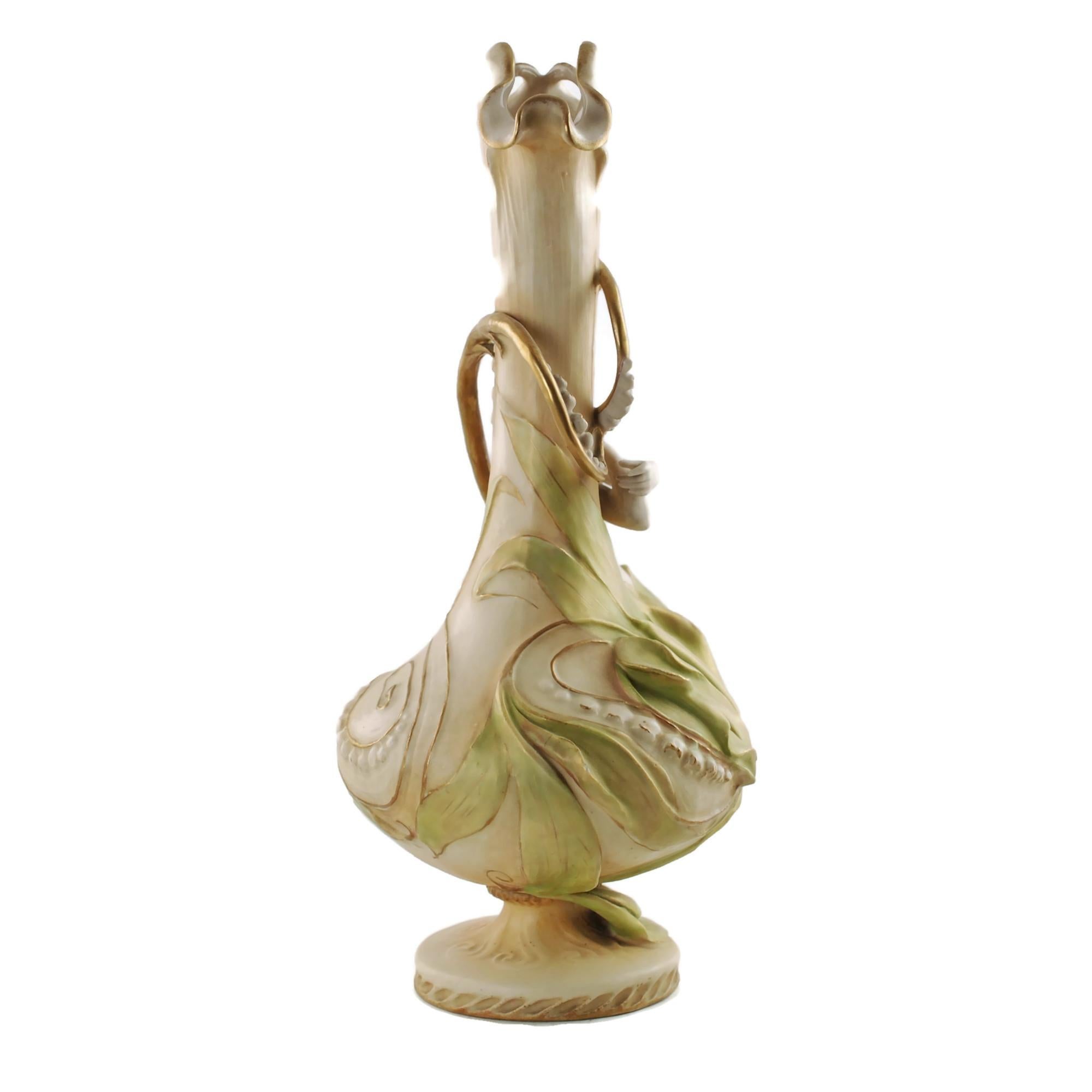 Autrichien Vase de jeune fille Eduard Stellmacher pour Amphore « Lily of the Valley » du 19ème siècle en vente