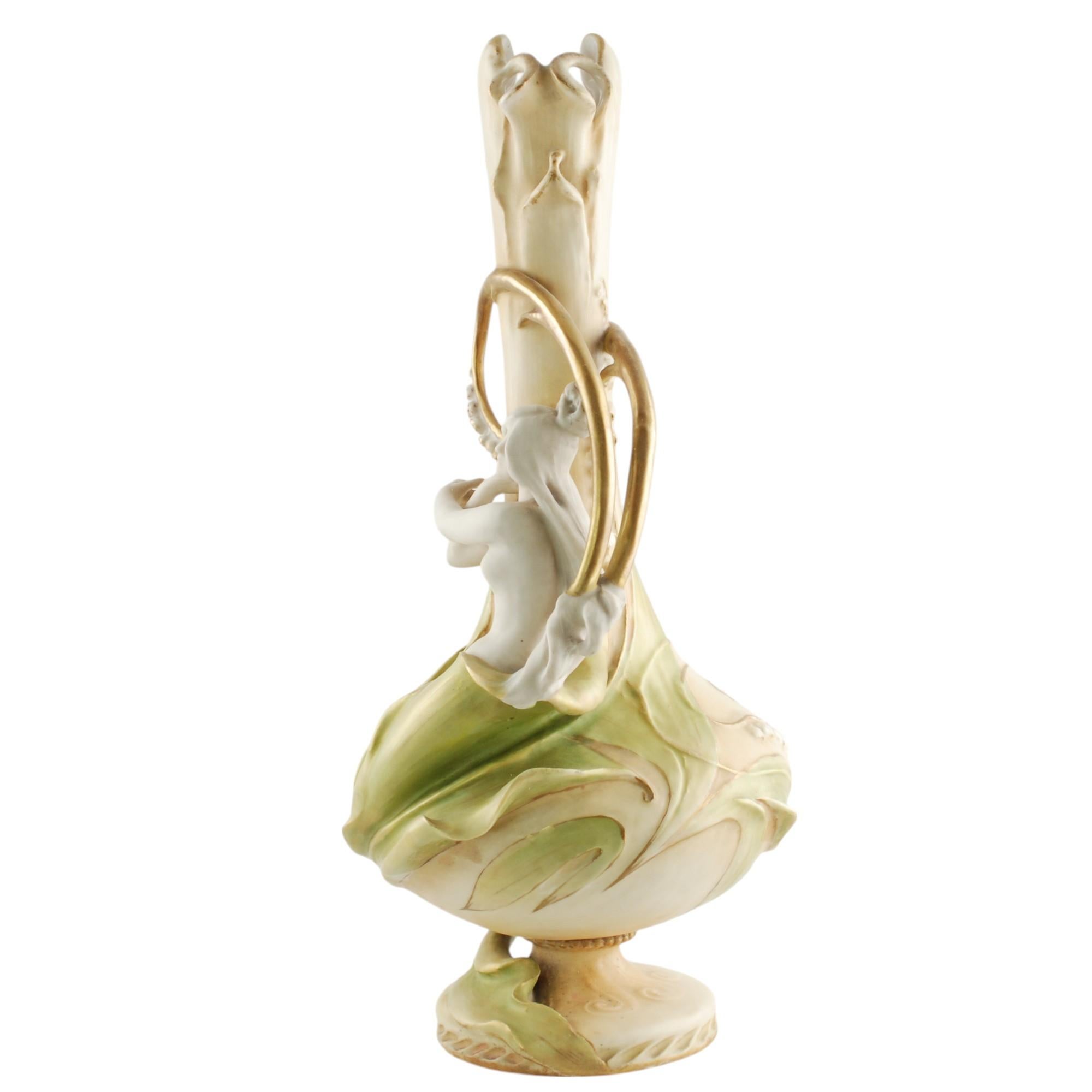 Eduard Stellmacher für Amphora: „Lily of the Valley“, Mädchenvase, 19. Jahrhundert (Art nouveau) im Angebot