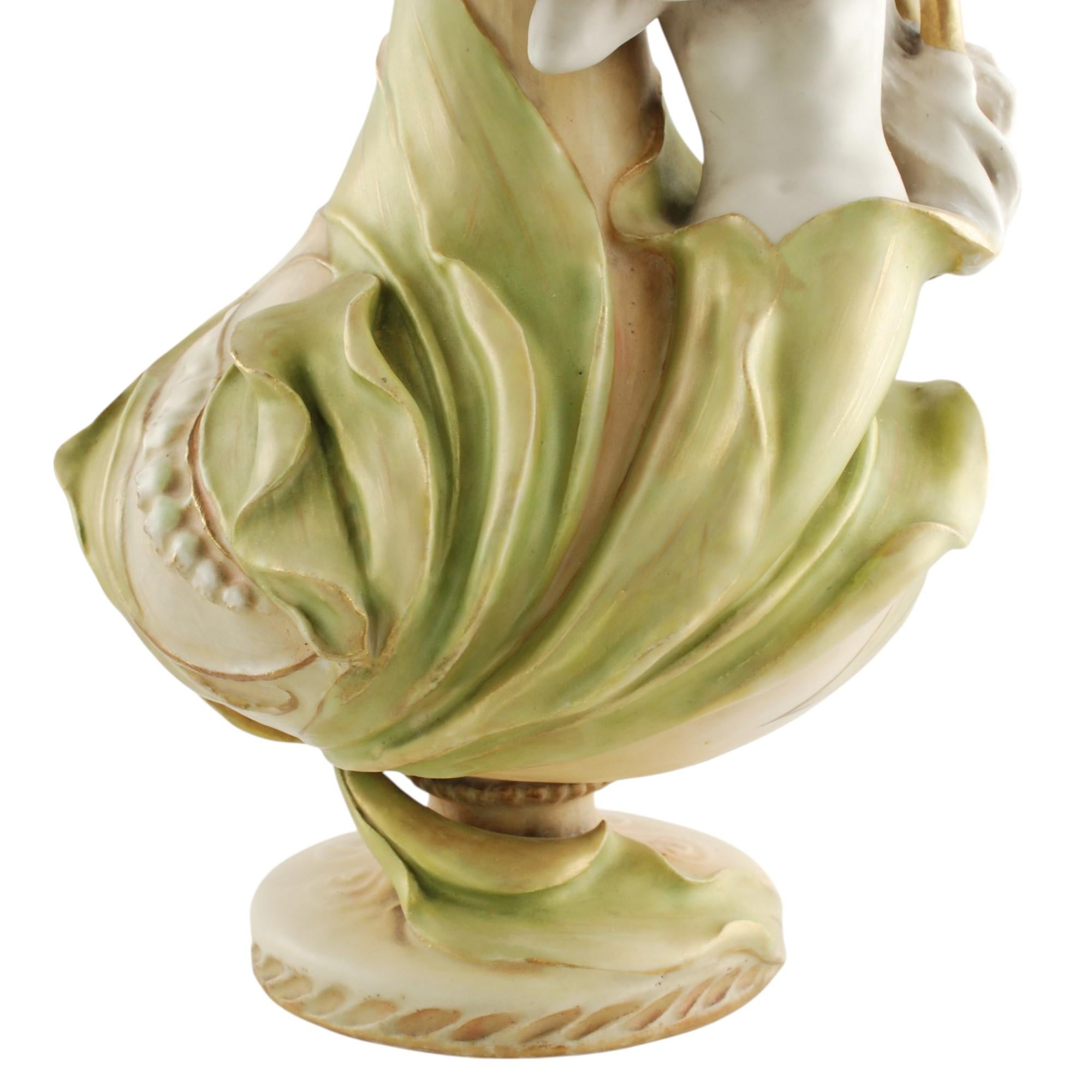 Eduard Stellmacher für Amphora: „Lily of the Valley“, Mädchenvase, 19. Jahrhundert im Angebot 1