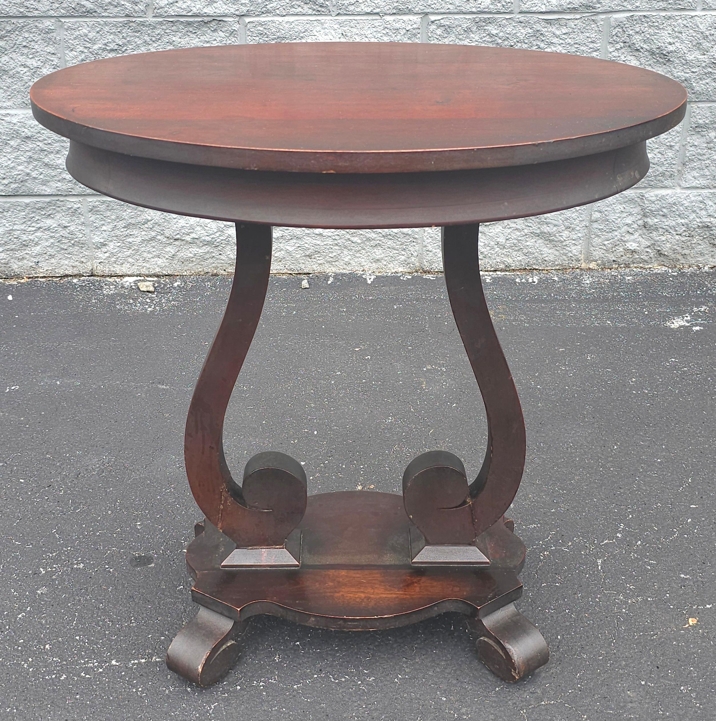 19th Century Edwardian Mahogany Oval Side Table In Good Condition For Sale In Germantown, MD