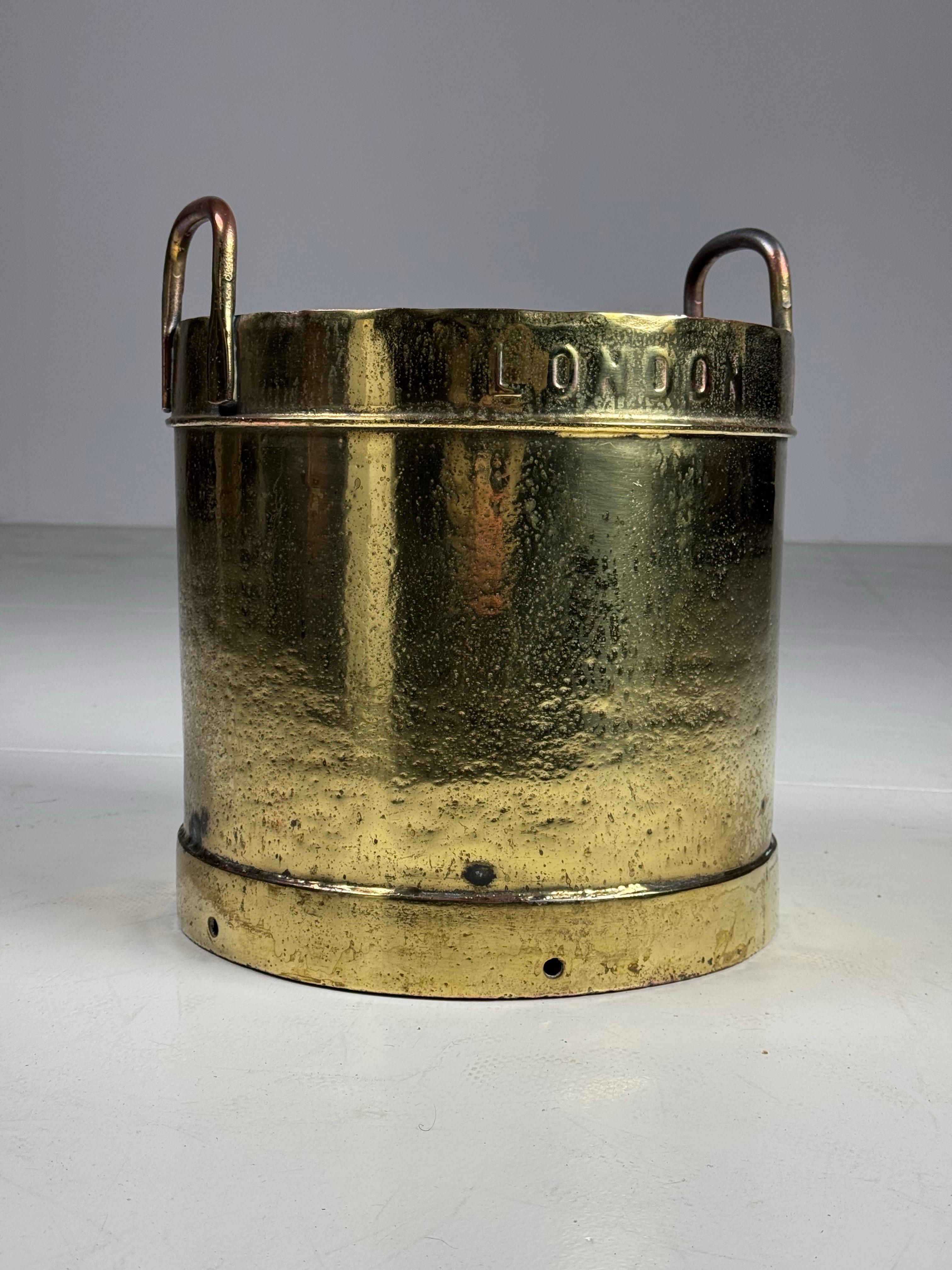 Copper 19th century Edwards & Sons wine cooler For Sale