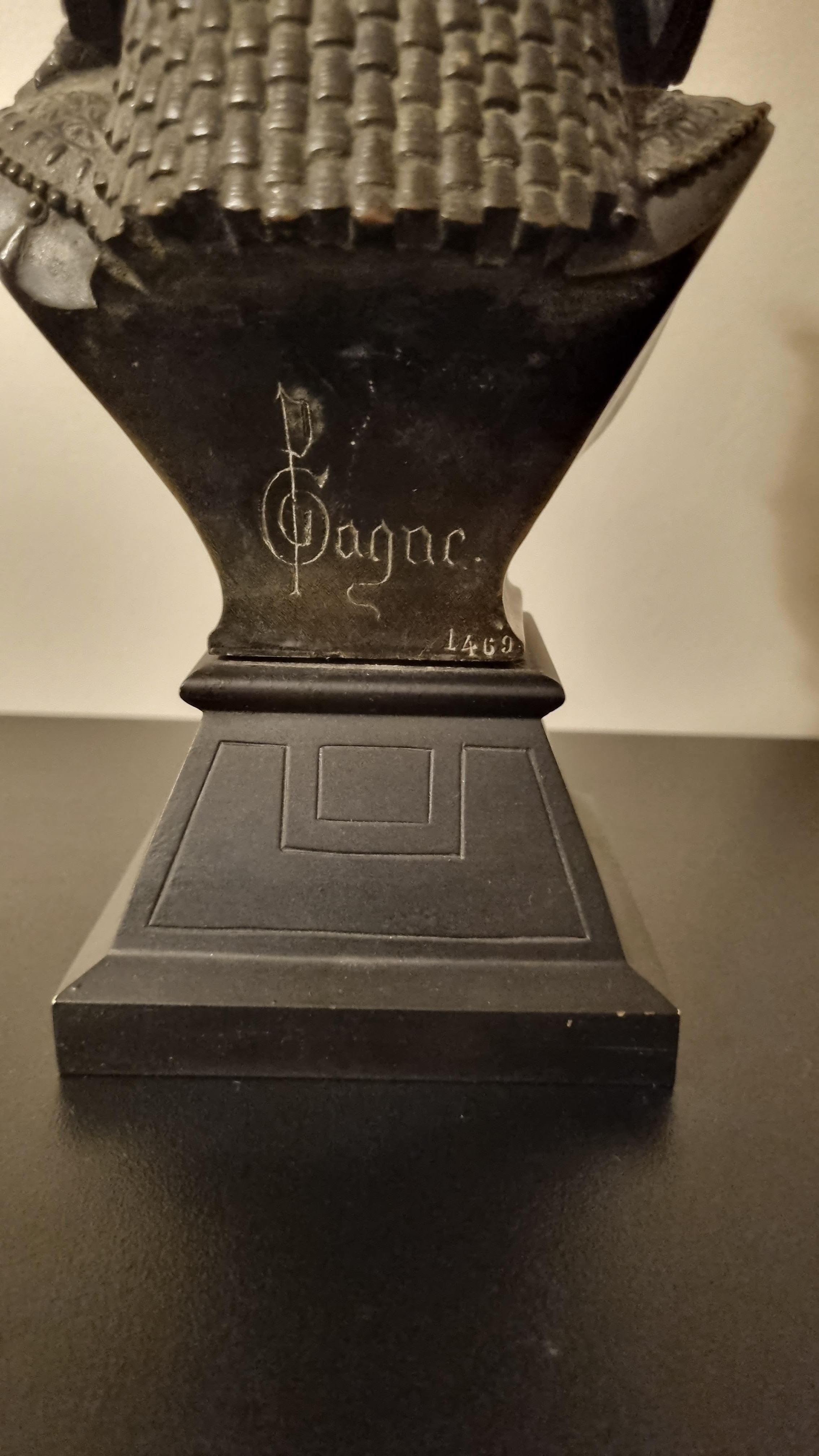 19th Century Egyptian Revival Bronze Bust Of Cleopatra By Paul Auguste Gagne in vendita 3