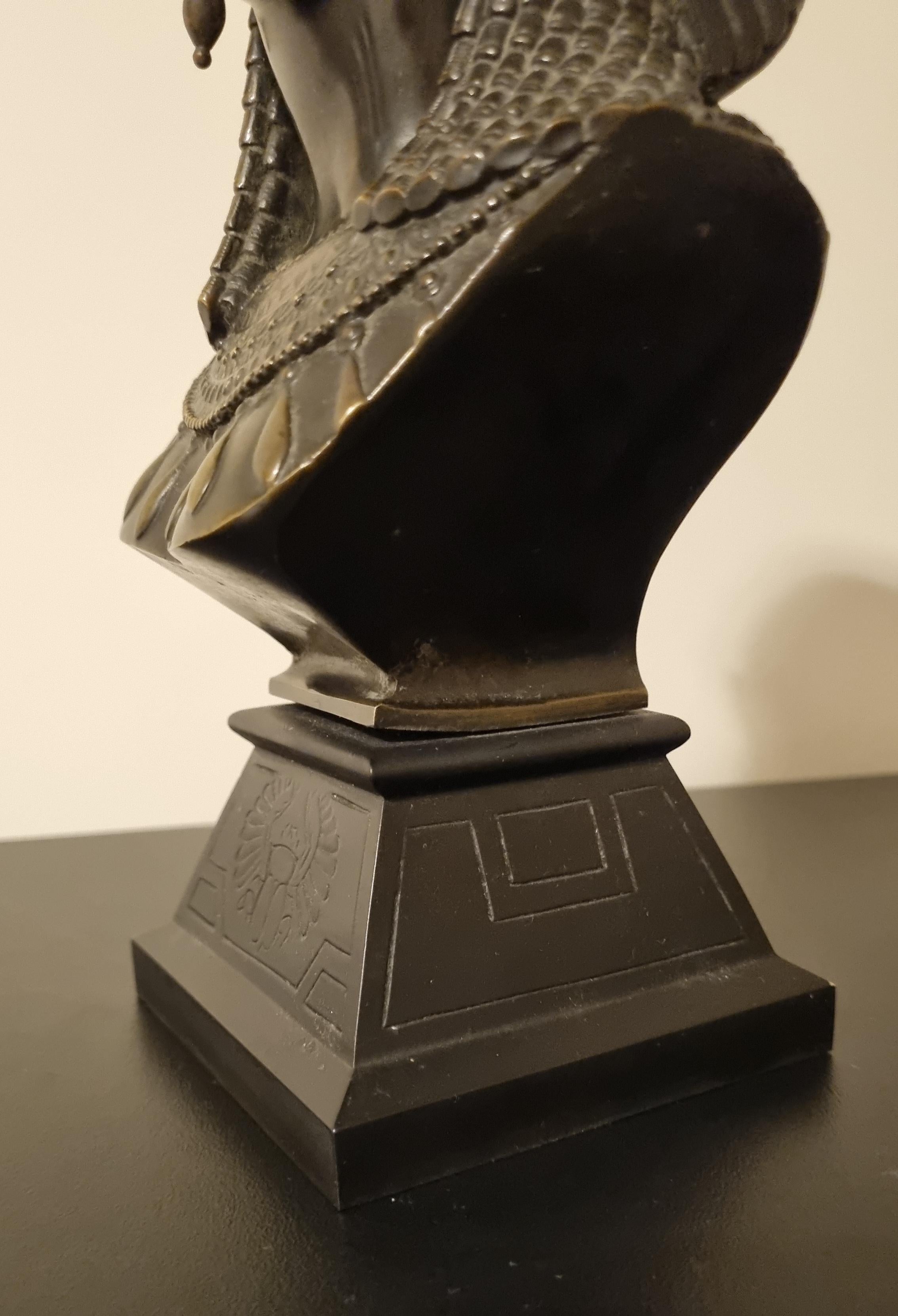 19th Century Egyptian Revival Bronze Bust Of Cleopatra By Paul Auguste Gagne in vendita 5