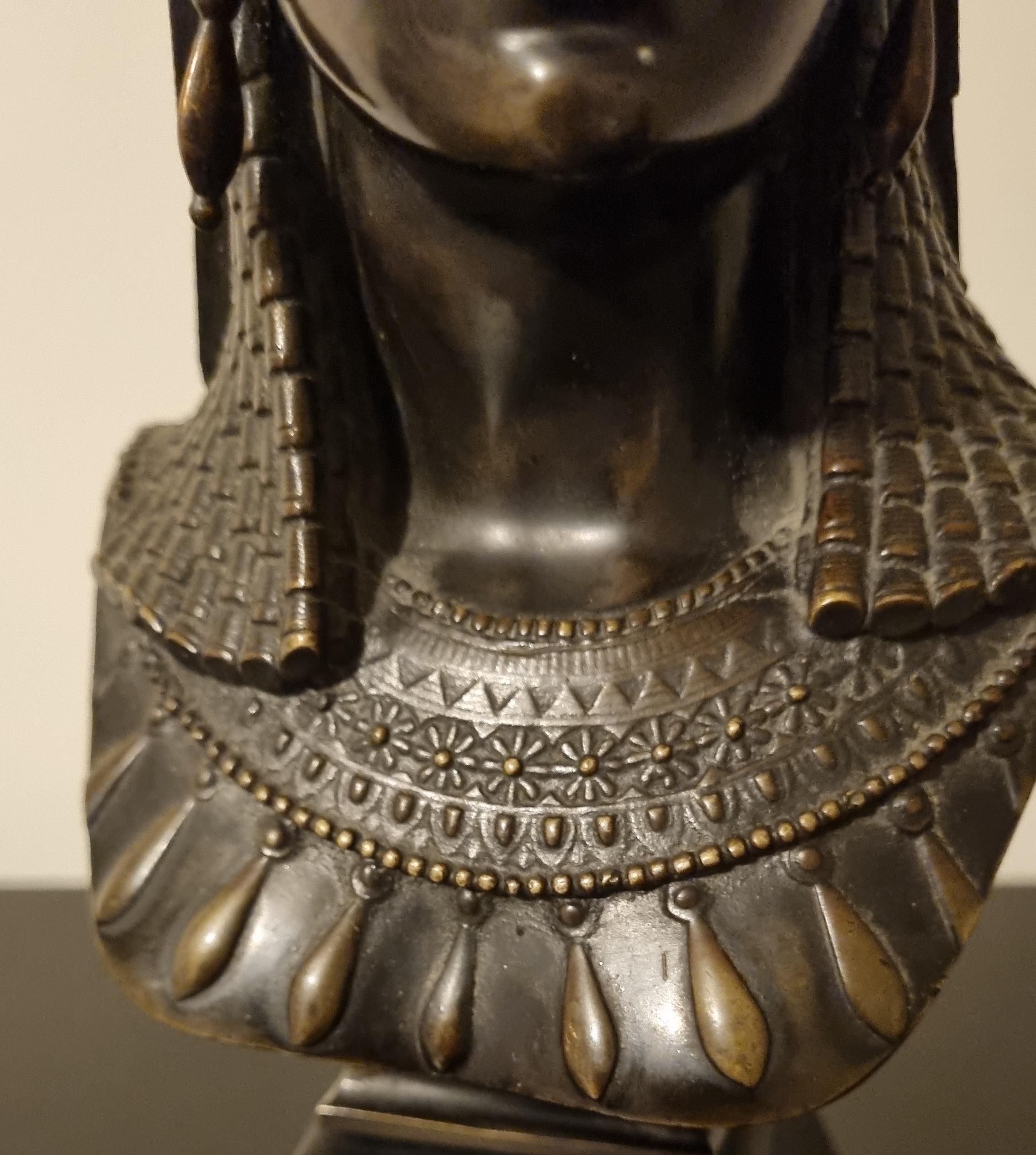 Calco 19th Century Egyptian Revival Bronze Bust Of Cleopatra By Paul Auguste Gagne in vendita