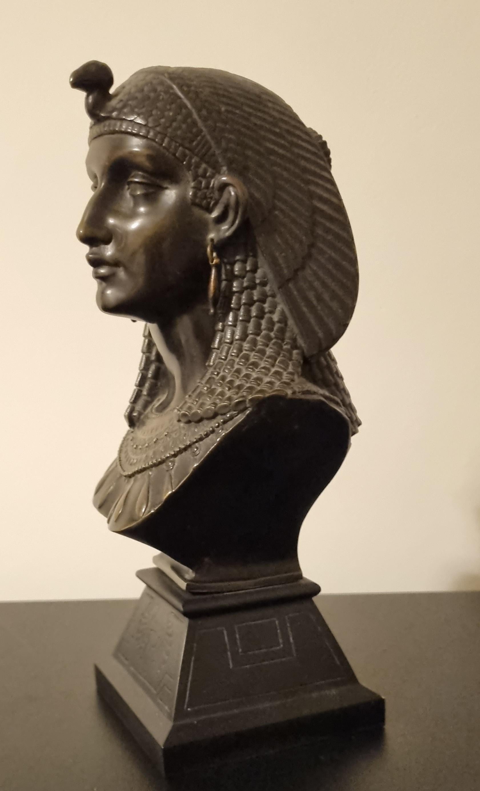 XIX secolo 19th Century Egyptian Revival Bronze Bust Of Cleopatra By Paul Auguste Gagne in vendita