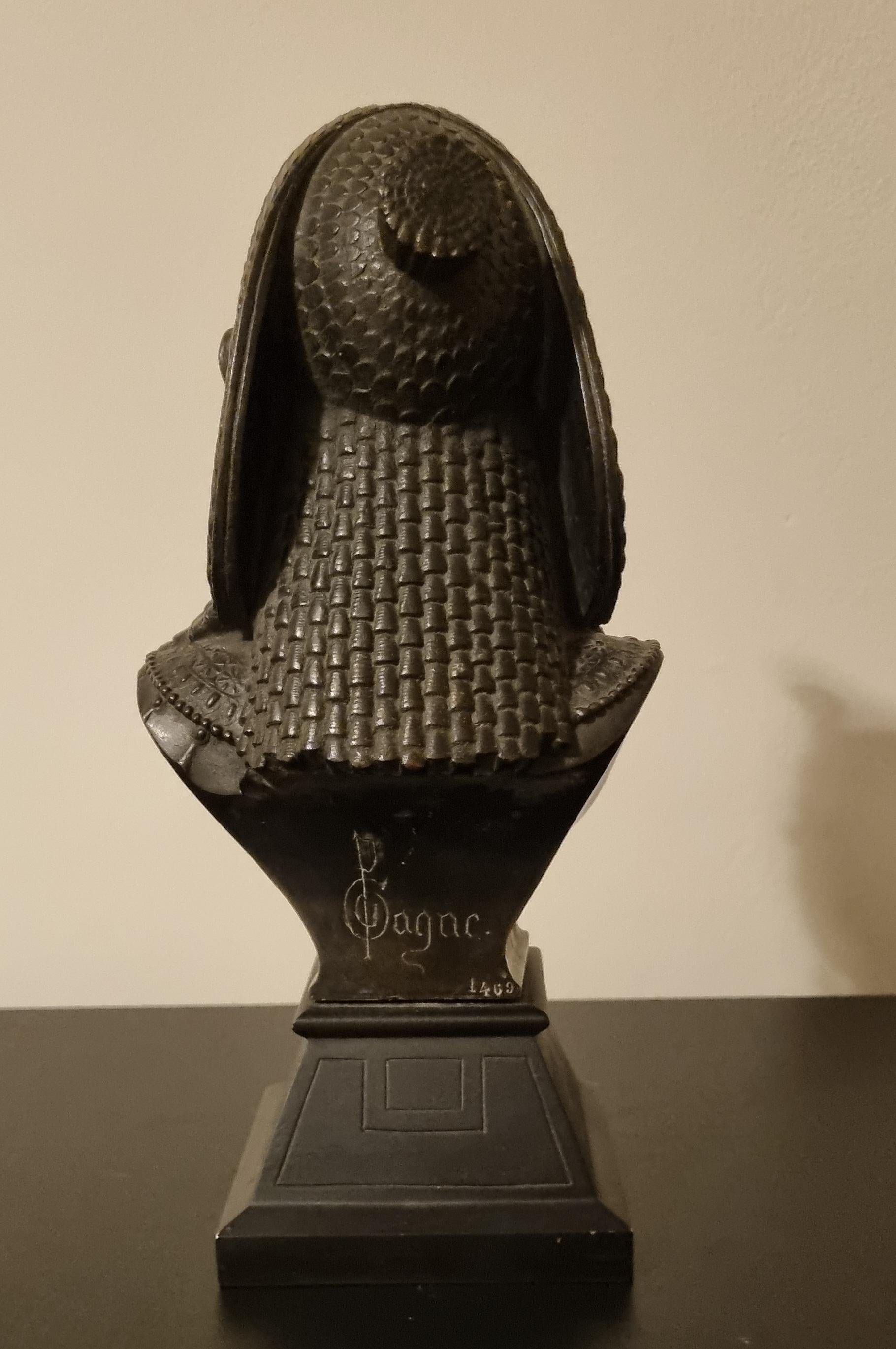 19th Century Egyptian Revival Bronze Bust Of Cleopatra By Paul Auguste Gagne in vendita 1
