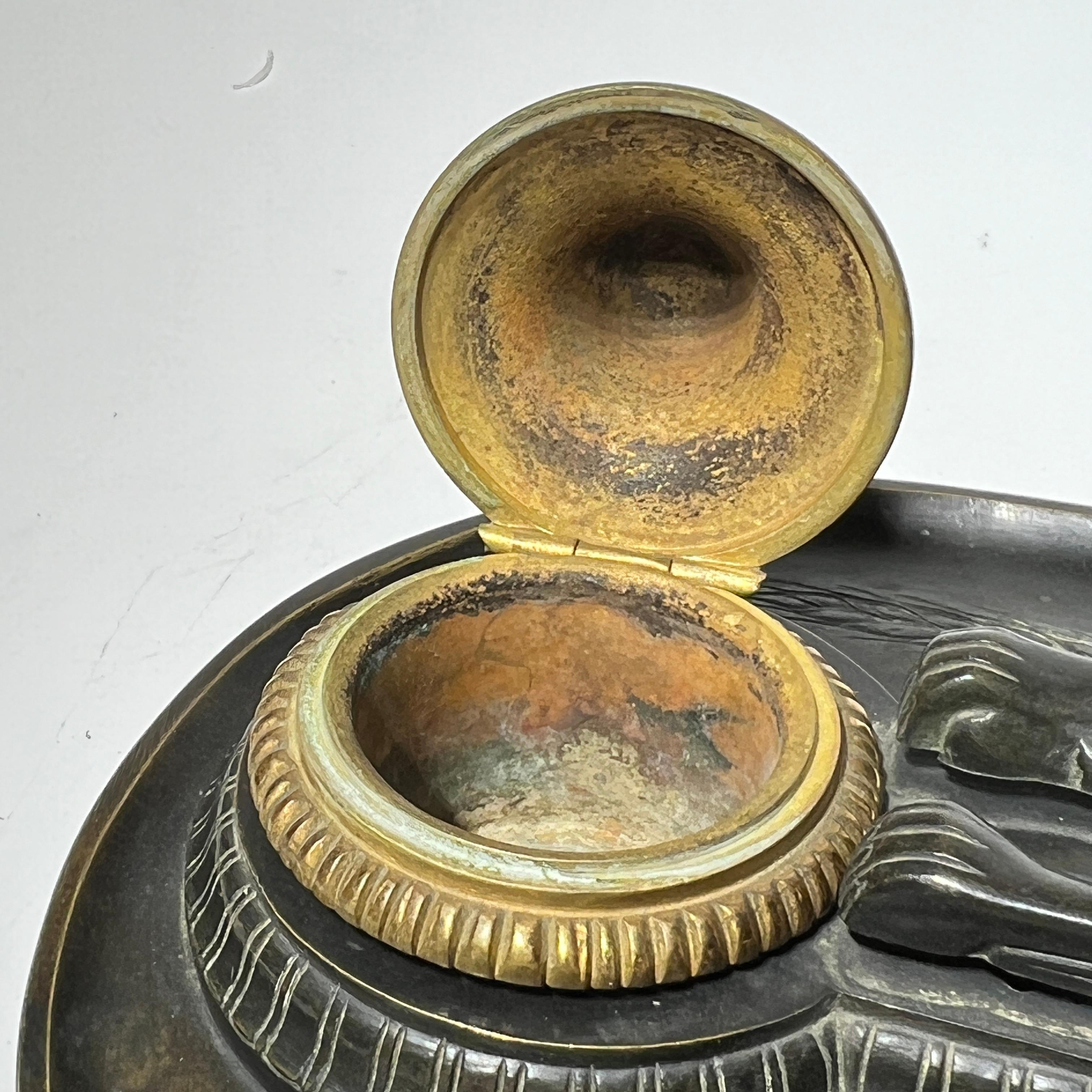 19th Century Egyptian Revival Bronze Mantel Clock For Sale 1