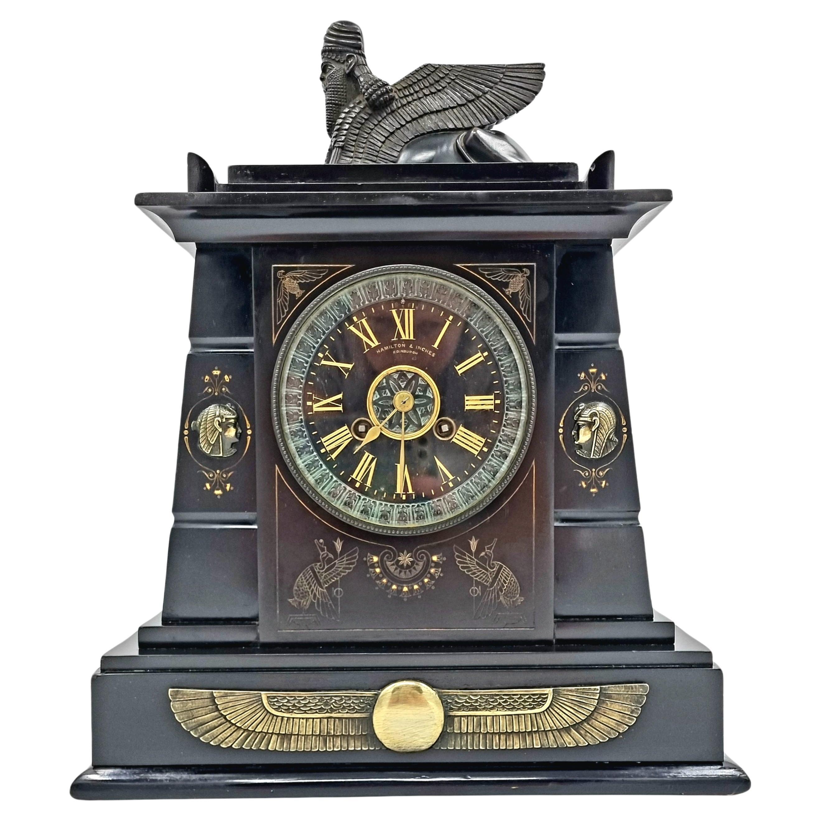 Uhr im ägyptischen Revival-Stil des 19. Jahrhunderts von Hamilton und Zoll  im Angebot