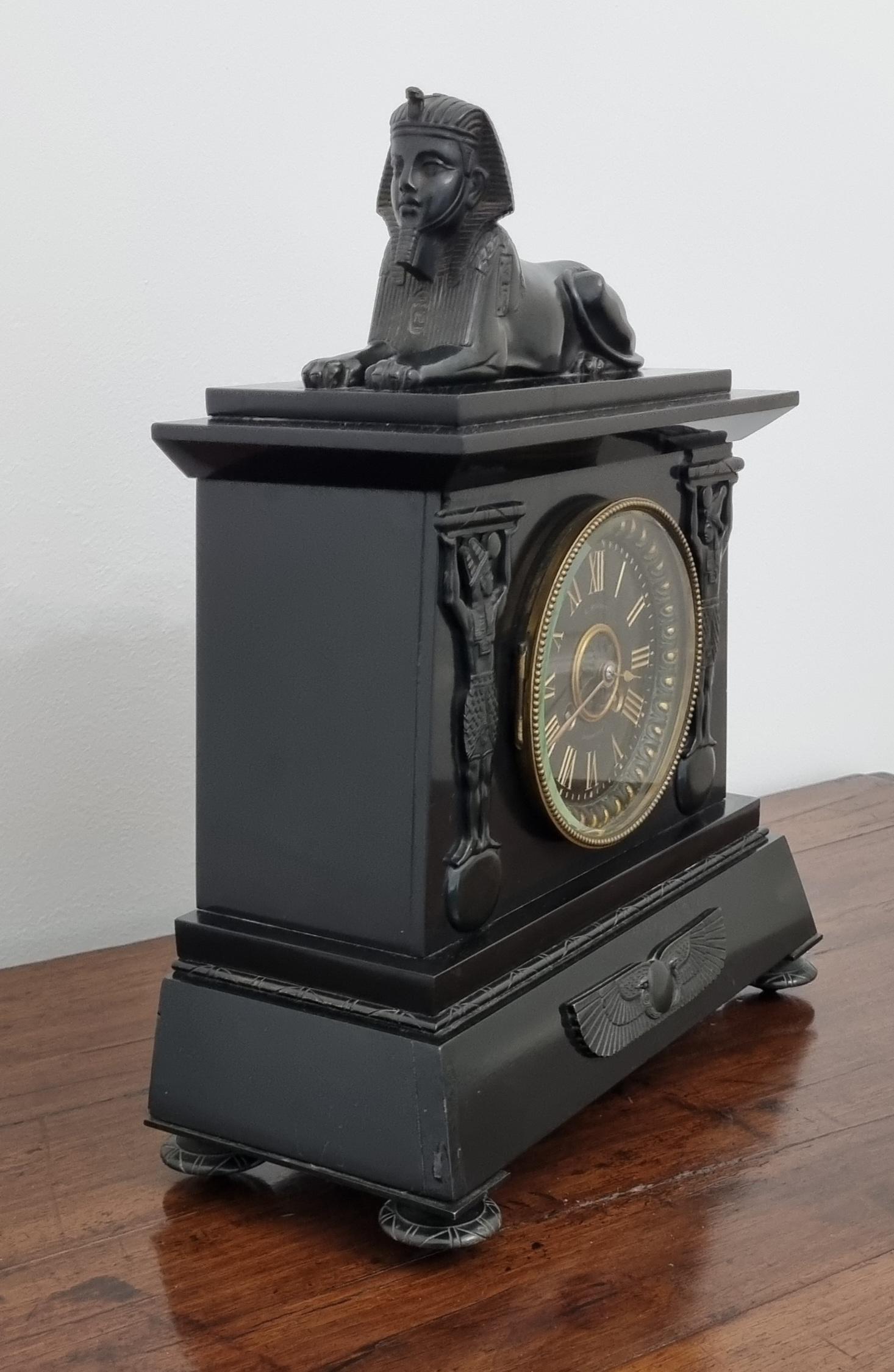 Reloj de chimenea de renacimiento egipcio del siglo XIX por D. Munsey de Cambridge en venta 2