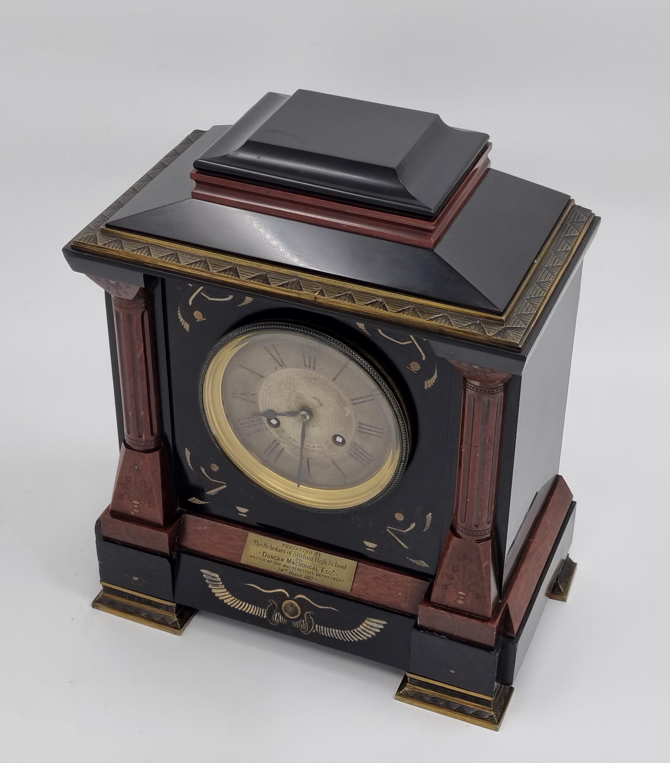 Horloge de cheminée néo-égyptienne du 19e siècle de la Stirling High School Bon état - En vente à Hoddesdon, GB