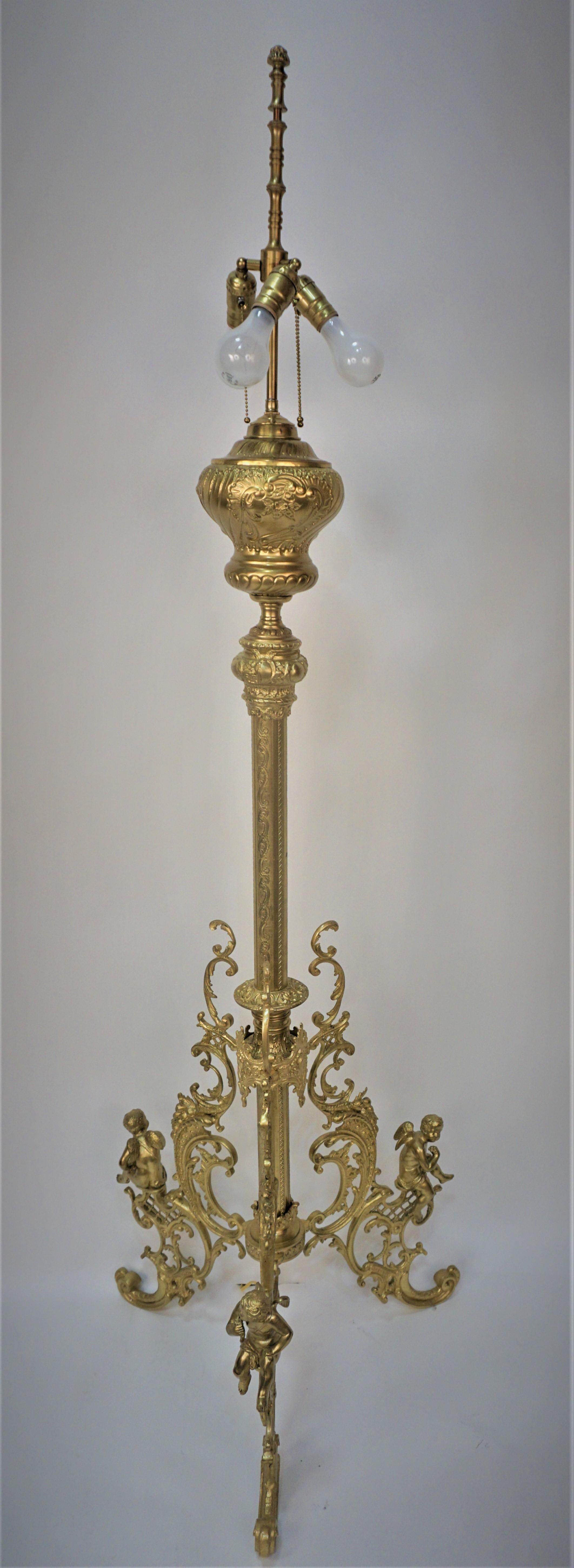 Lampadaire à huile en bronze électrifié du XIXe siècle 1