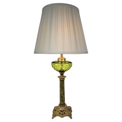 Lampe à huile en bronze électrifié et verre du 19e siècle