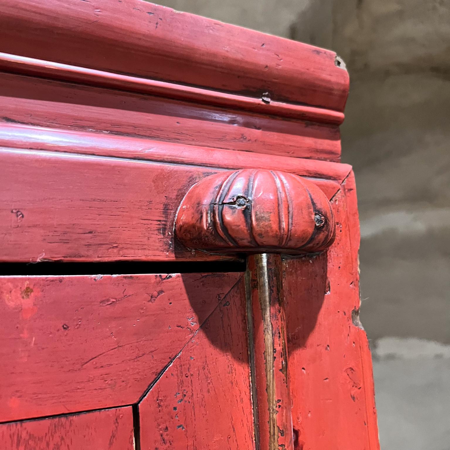 19th Century Elegant Antique Red Chinese Cabinet Wedding Chest For Sale 7