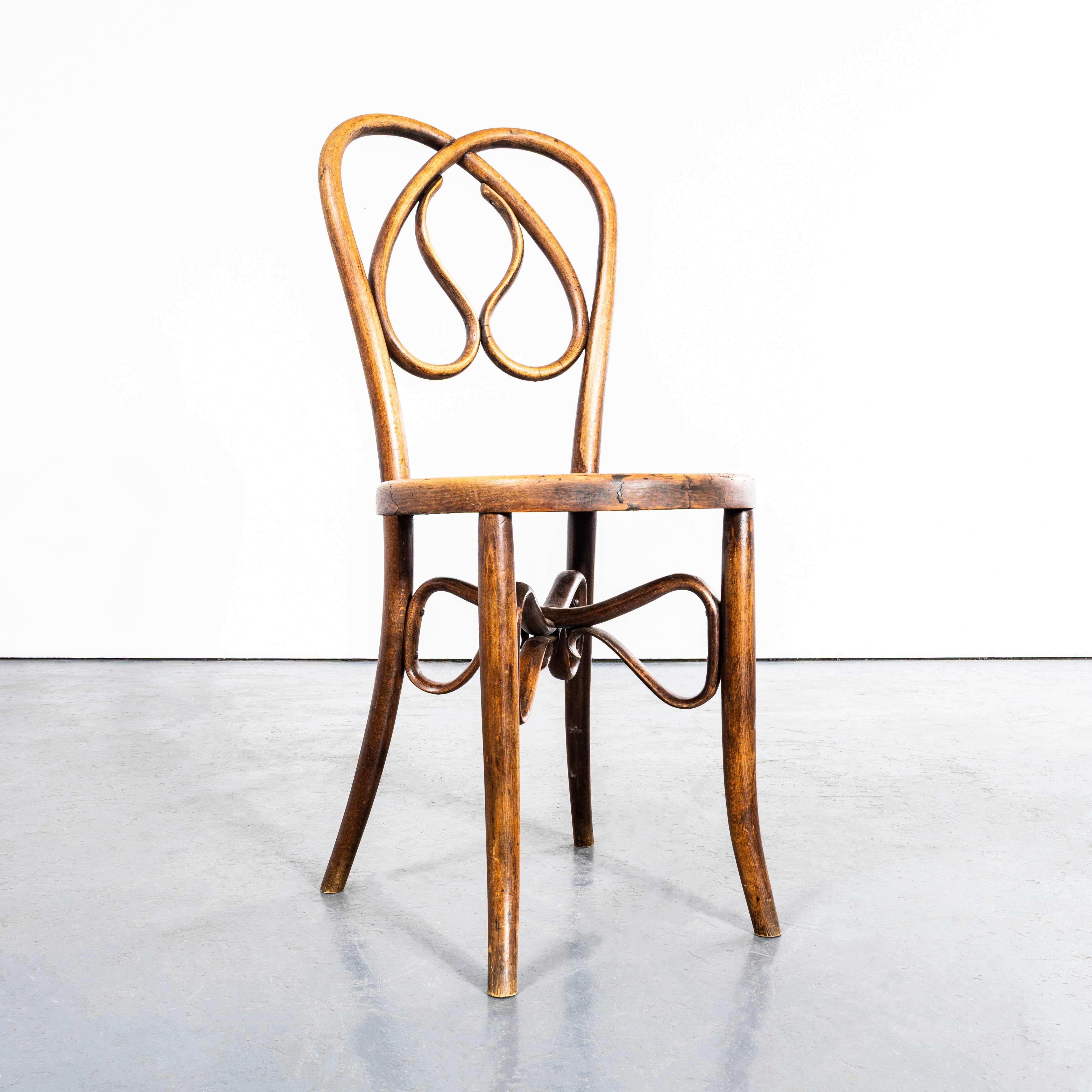 Autrichien Chaises de salle à manger à Thonet en forme de bretzel du 19e siècle - Ensemble de quatre chaises en vente