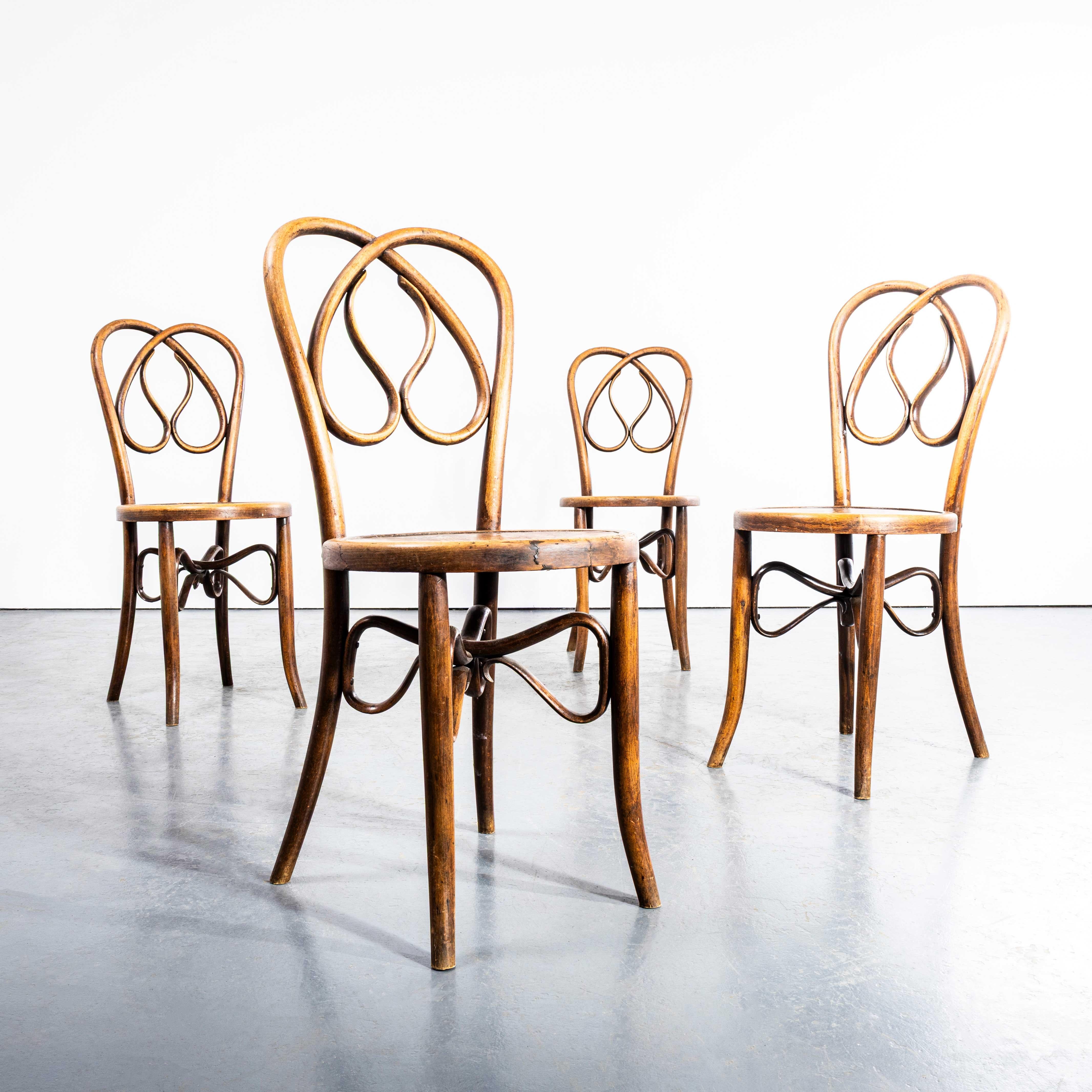 Chaises de salle à manger à Thonet en forme de bretzel du 19e siècle - Ensemble de quatre chaises Bon état - En vente à Hook, Hampshire