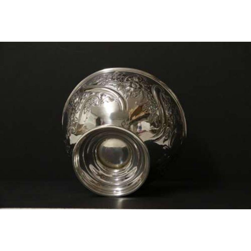 19th Century Elegant Silver Bowl Made by Edward Barnard and Sons London 1897-8 For Sale 6