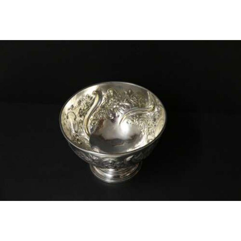 19th Century Elegant Silver Bowl Made by Edward Barnard and Sons London 1897-8 For Sale 7
